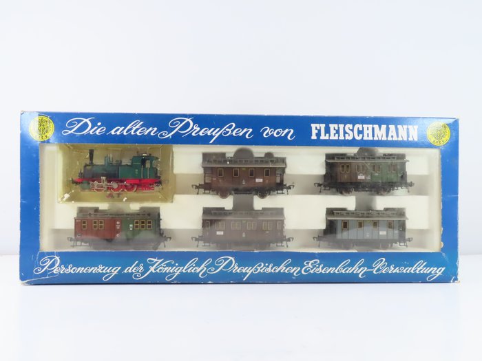 FLEISCHMANN H0 4882 PASSENGER TRAIN SET 6-PIECES