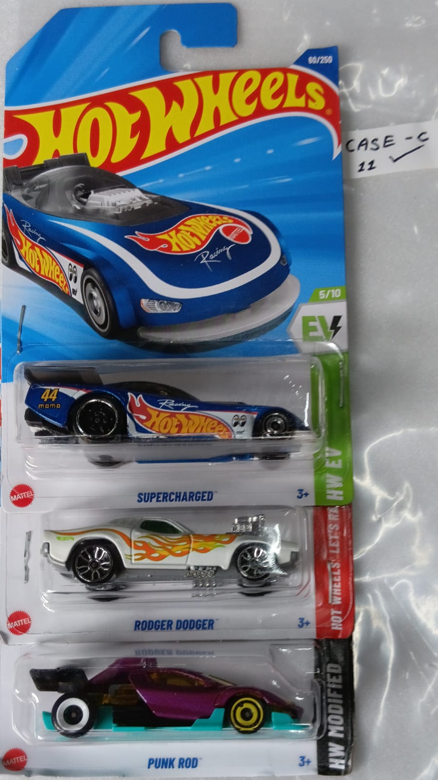 HOT WHEELS - CASE C (2025) - BASIC CAR ASSORTED (PACK OF 3 )-DIECAST