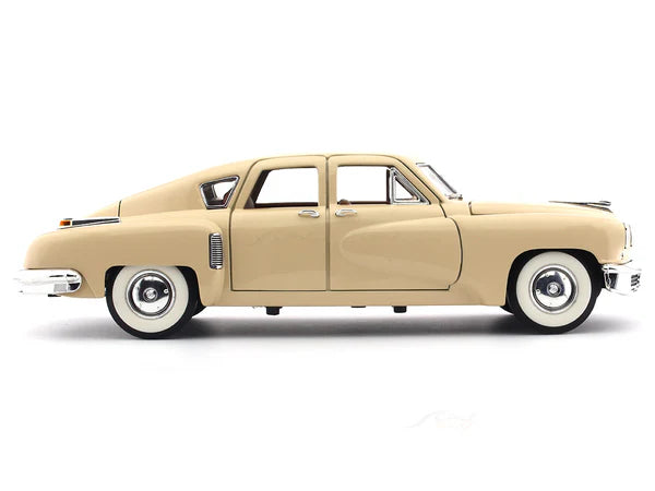 DIE CAST ROAD SIGNATURE 1948 TUCKER TORPEDO 1/18 SCALE CREAM NO:92268
