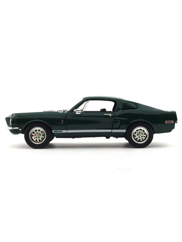 DIE CAST ROAD SIGNATURE 1968 SHELBY GT-500KR  1/18 SCALE DARK GREEN NO:92168
