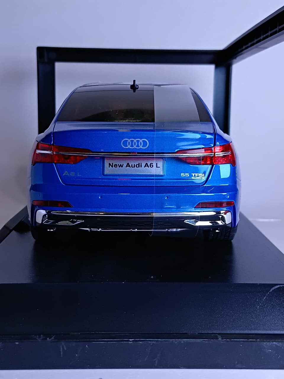 1:18 H1072 DIE CAST AUDI A6 L CAR MODEL BLUE