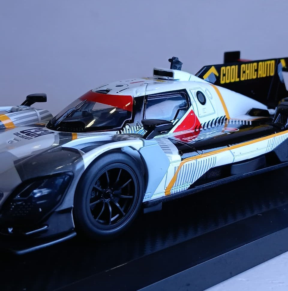 CCA BMW M HYBRID V8 1/24 SCALE 68285K WHITE & YELLOW