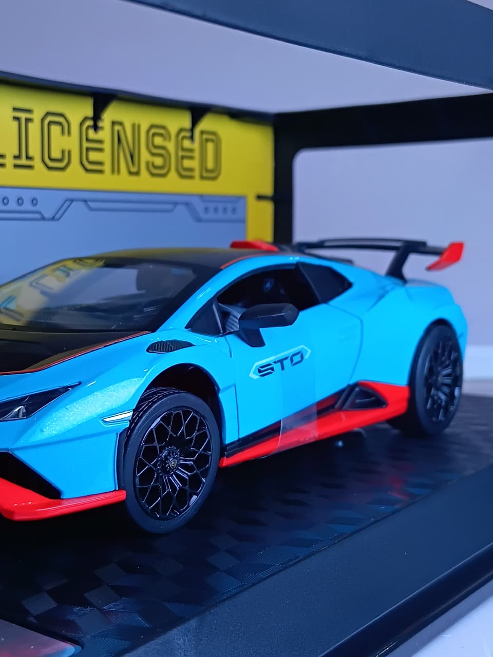 CCA LAMBORGHINI HURACAN STO SKY BLUE 1/24 SCALE 68284K