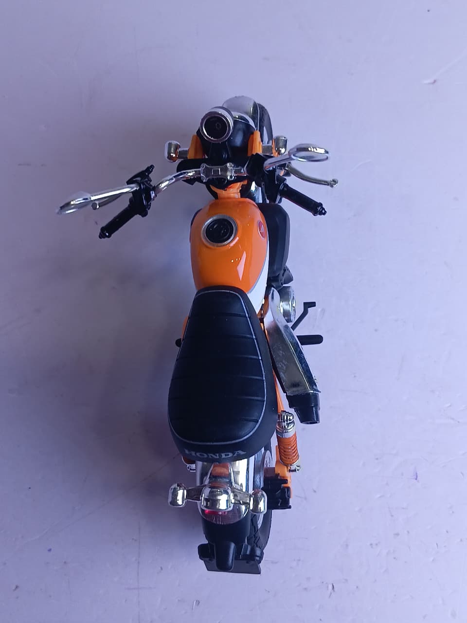 F3 HONDA MONKEY 125 1:12 MODEL M12-20A COLOUR ORANGA / BLACK