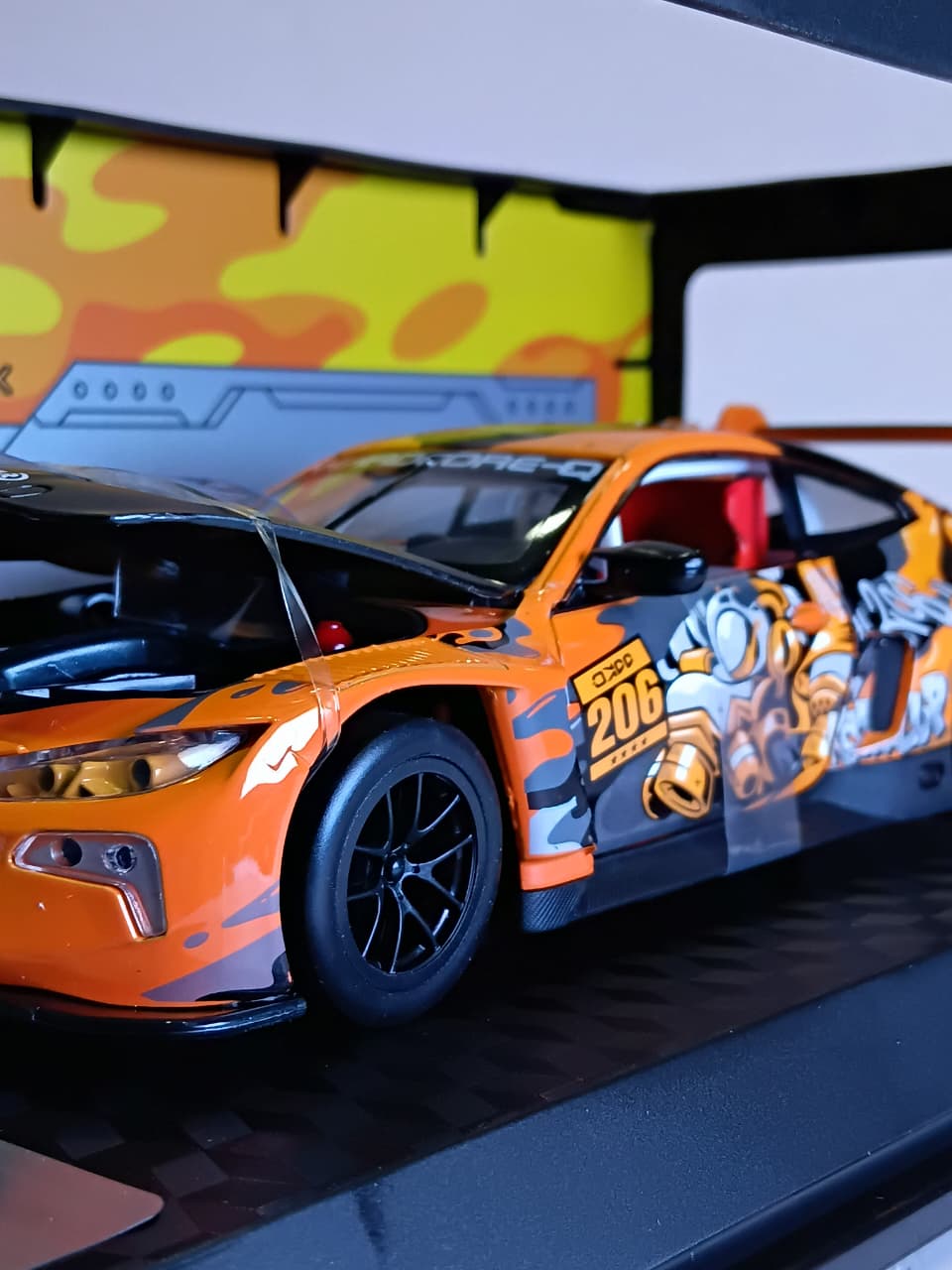 CCA BMW M4 GT3 1/24 SCALE BLACK & ORANGE 68296K