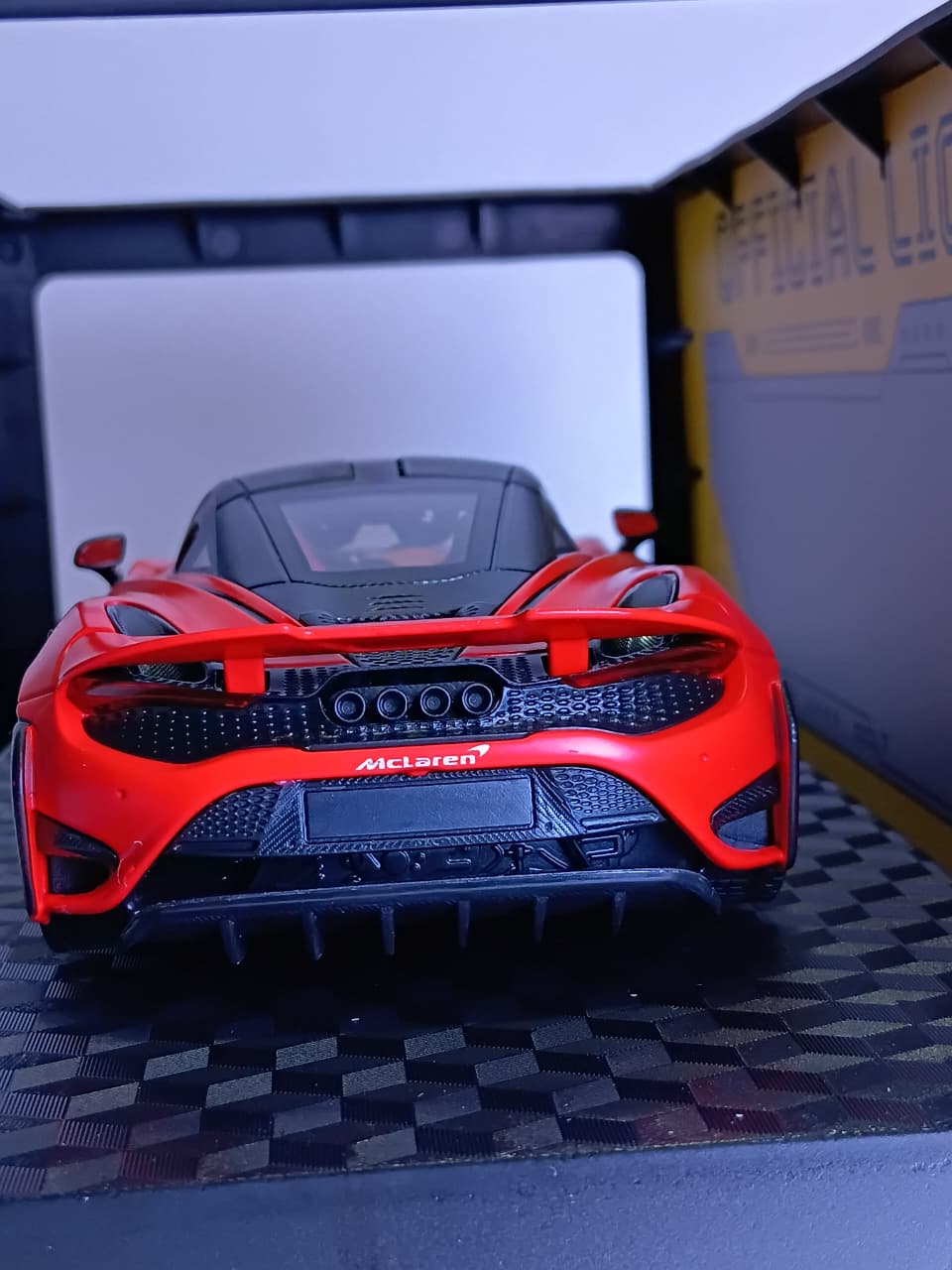 CCA MCLAREN 765 LT 1/24 SCALE ORANGE & BLACK 68281K