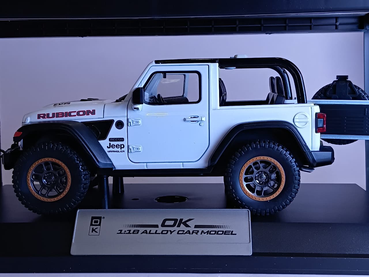 1:18 ALLOY CAR K1-13-A RECON JEEP RUBICON DIE-CAST MODEL WHITE