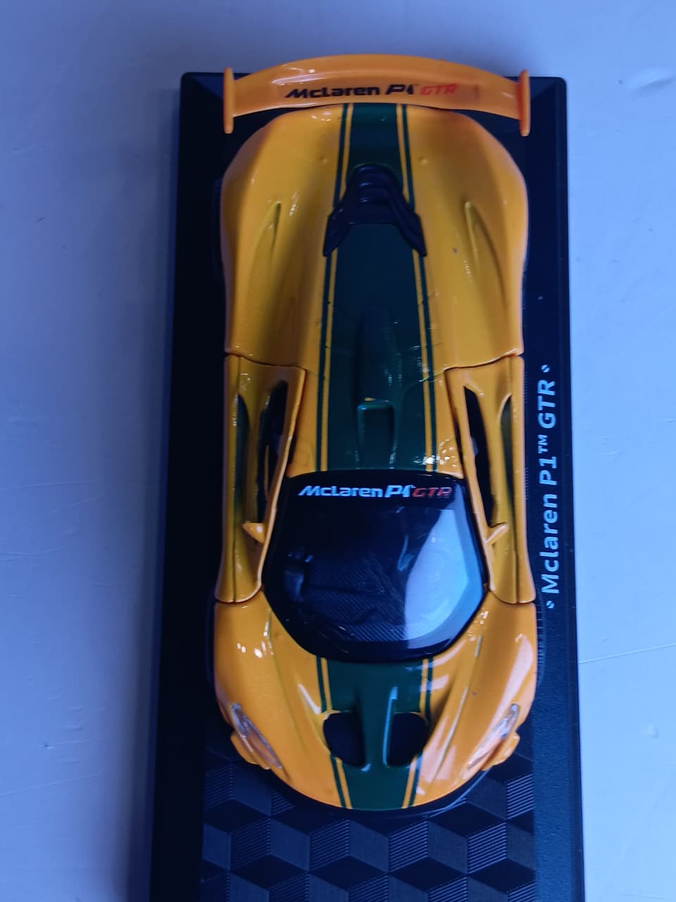 CCA 1:40 MCLAREN P1 GTR DIECAST MODEL 67062A CAR YELLOW