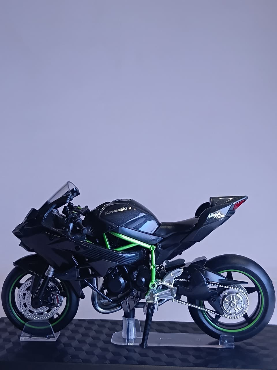 CCA 1:12 KAWASAKI NINJA H2R DIE-CAST BIKE MODEL 31496 BLACK