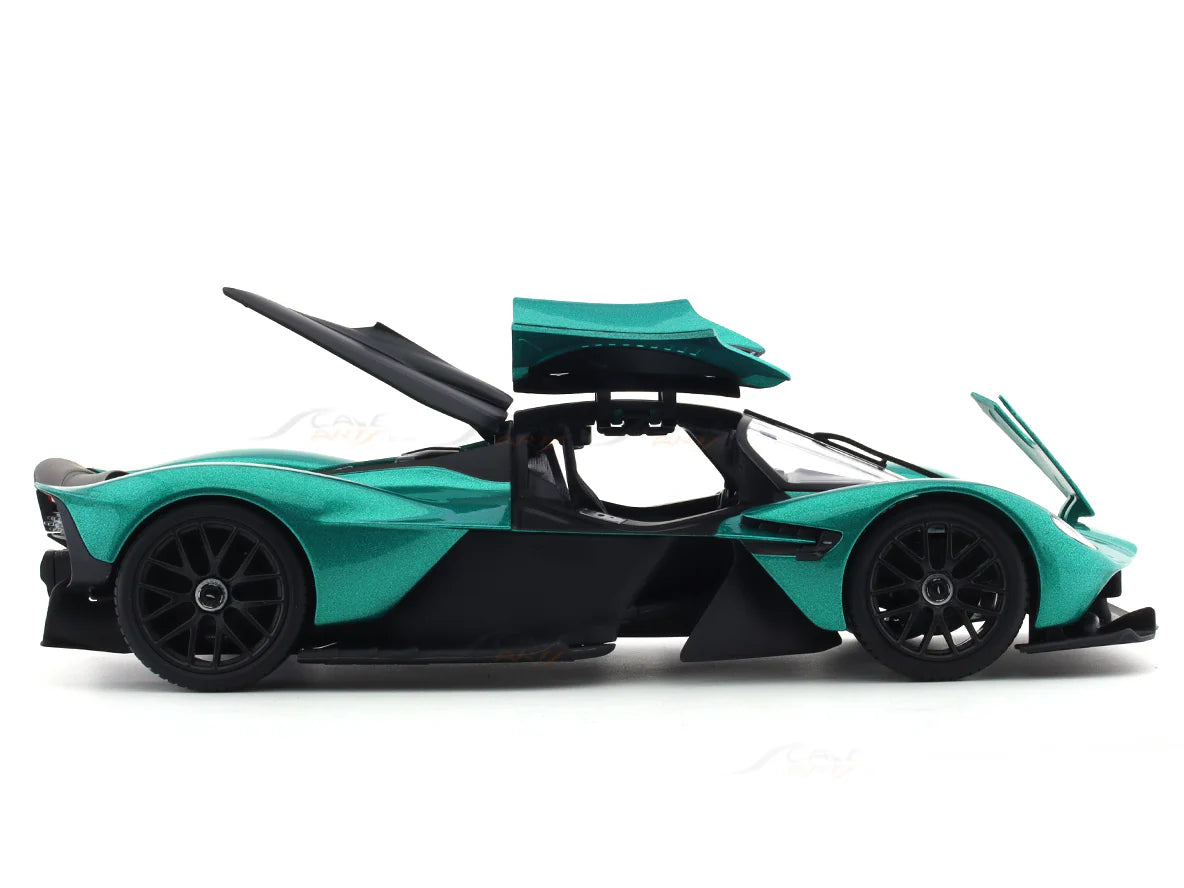 MAISTO  ASTON-MARTIN VALKYRIE GREEN 1:18 DIECAST SCALE MODEL CAR