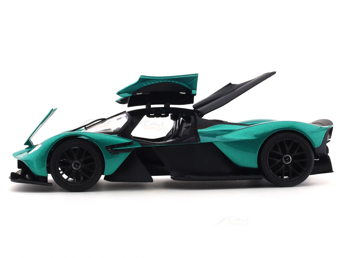 MAISTO  ASTON-MARTIN VALKYRIE GREEN 1:18 DIECAST SCALE MODEL CAR