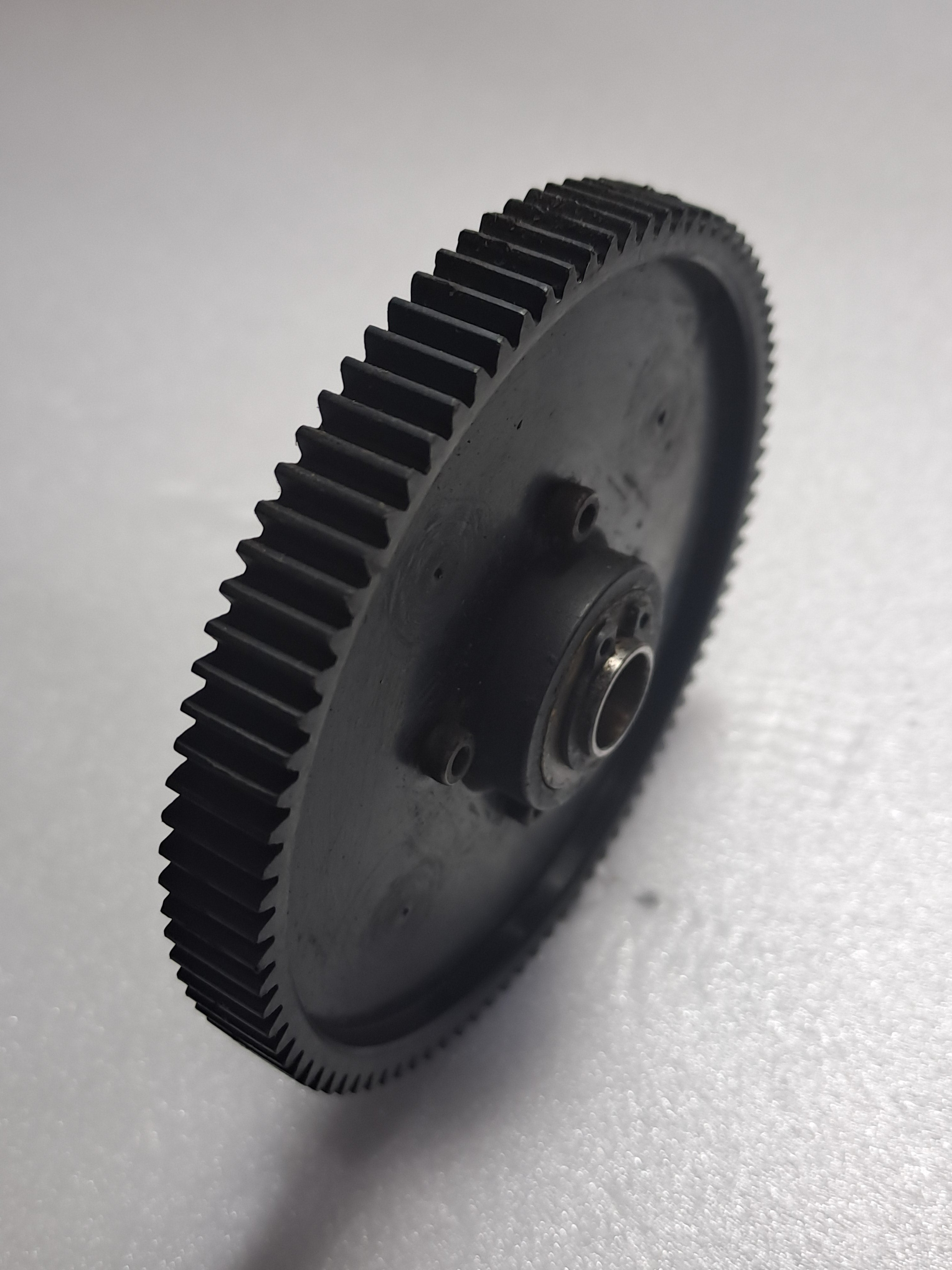 550 SIZE HELI NITRO MAIN GEAR WITH ONE WAY BEARING PRE-OWNED