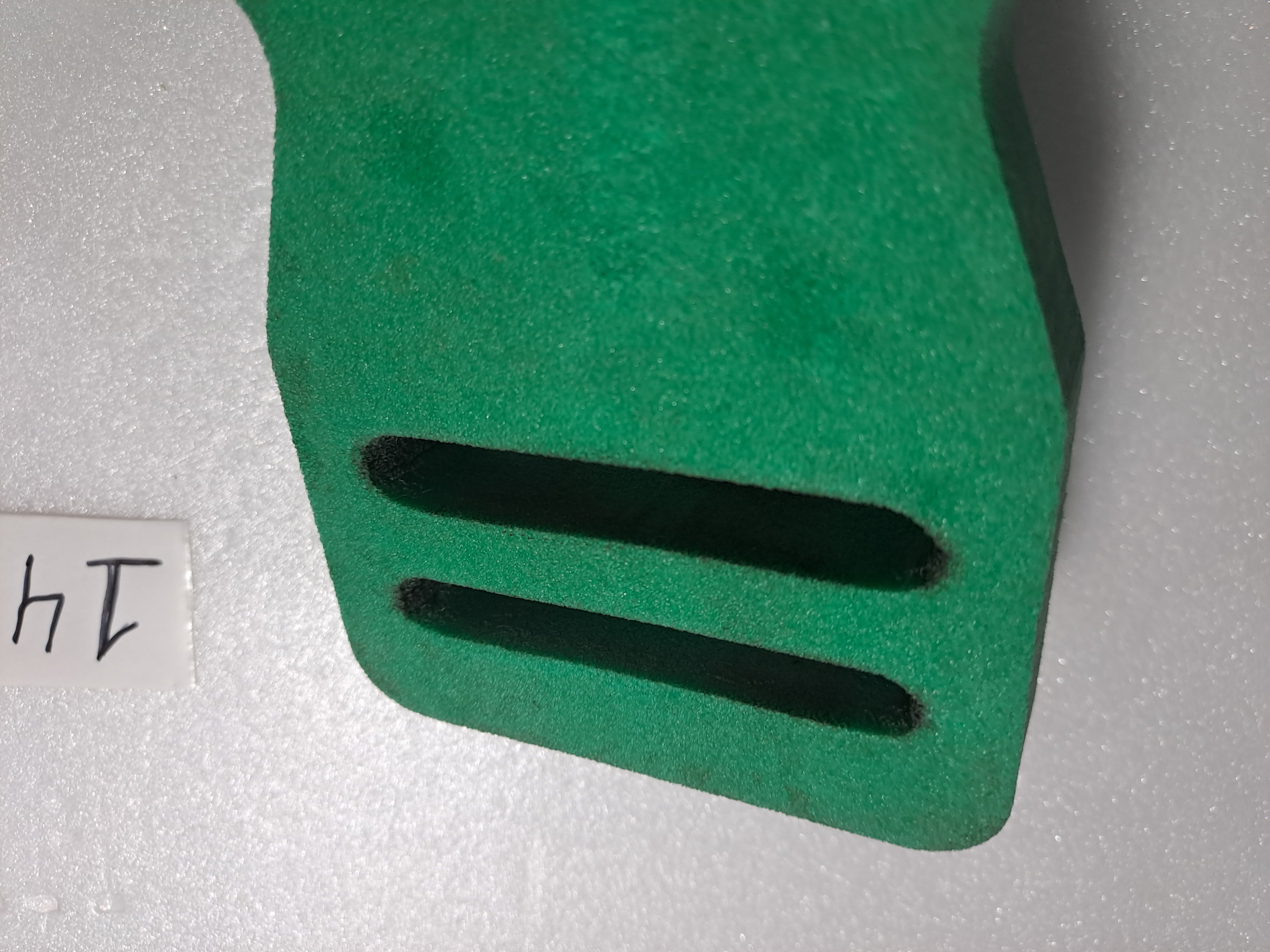 600 SIZE HELICOPTER BLADE HOLDER (GREEN) PRE OWNED QUALITY