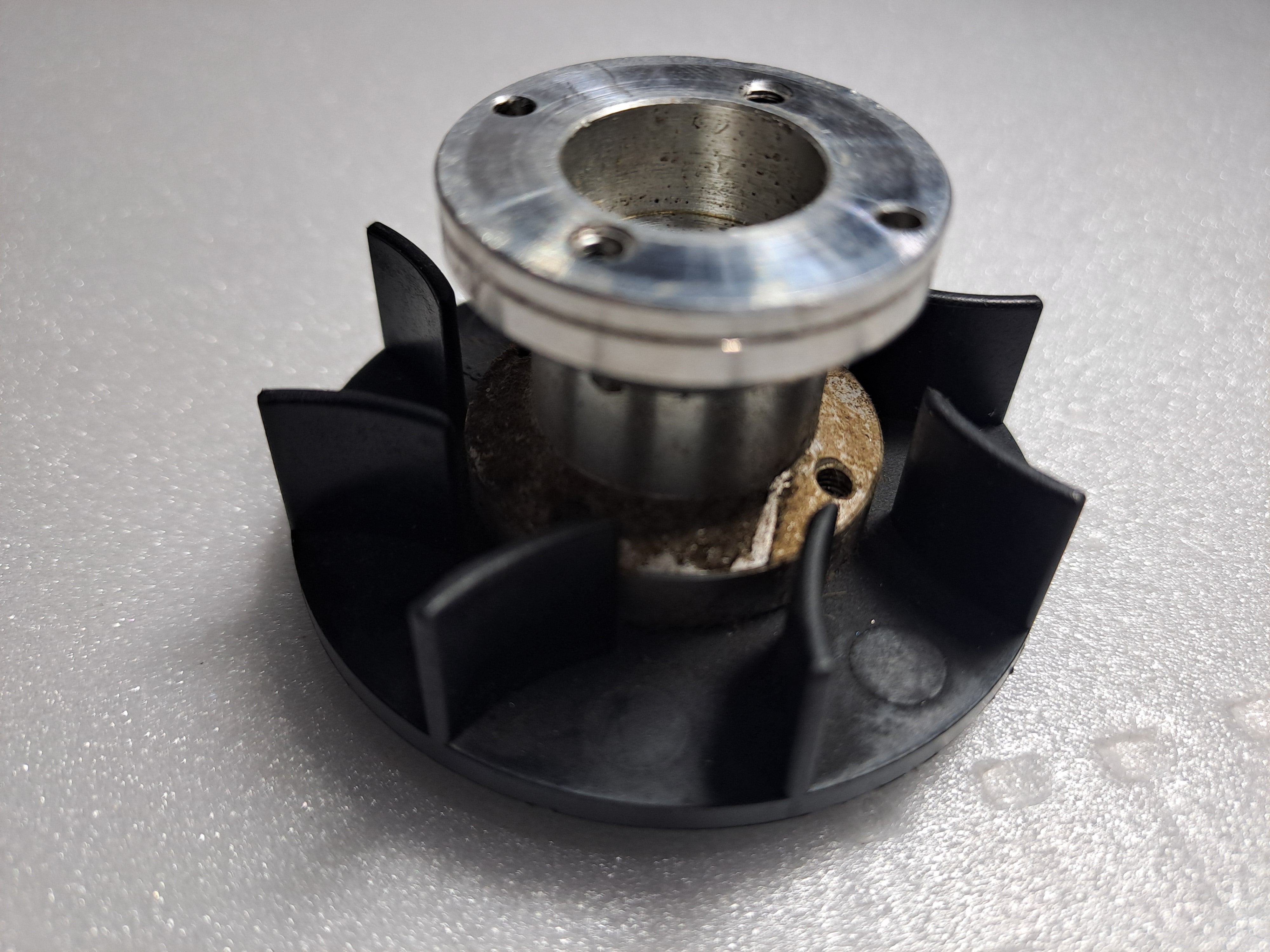 NITRO ENGINE COOLING  FAN WITH CLUTCH  MOUNT FOR HELI 50 SIZE PRE OWNED QUALITY