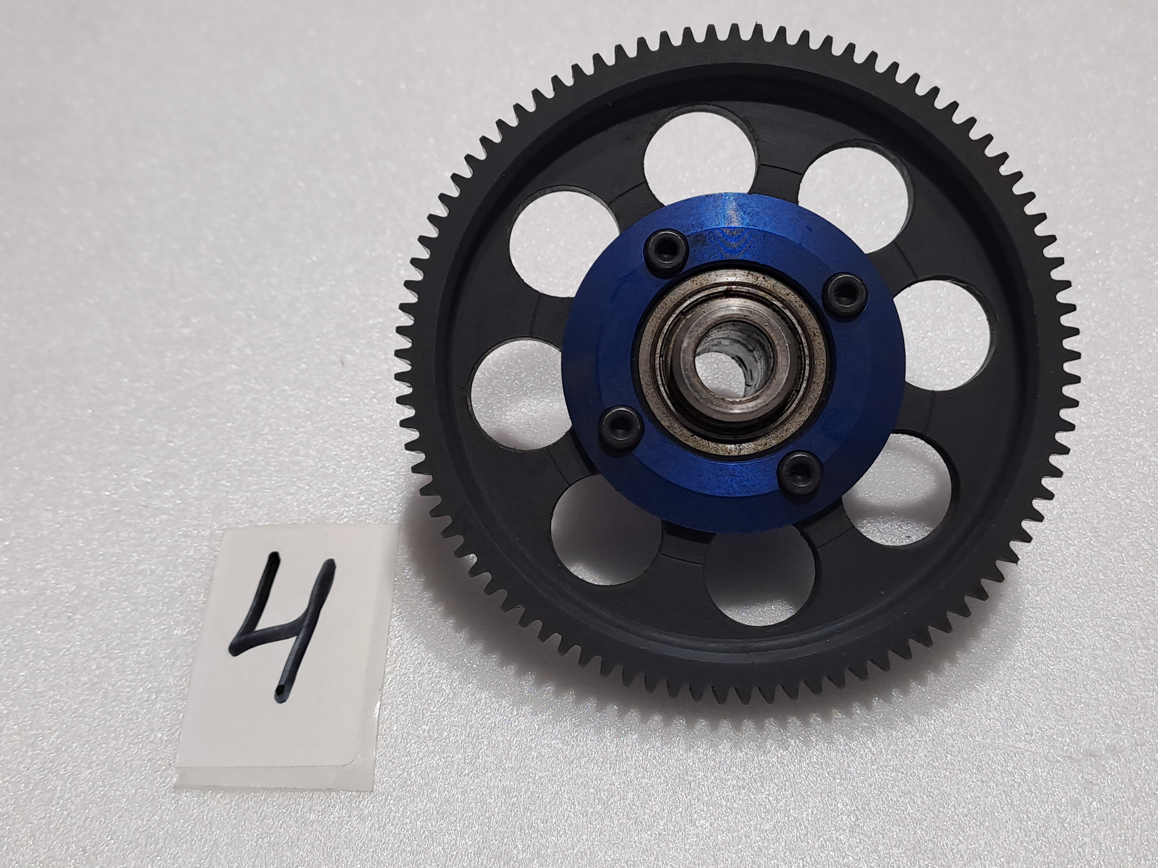 HIROBO SDX SWM MAIN GEAR WITH AUTOROTATION ONE WAY BEARING AND BEARING SHAFT PRE OWNED QUALITY