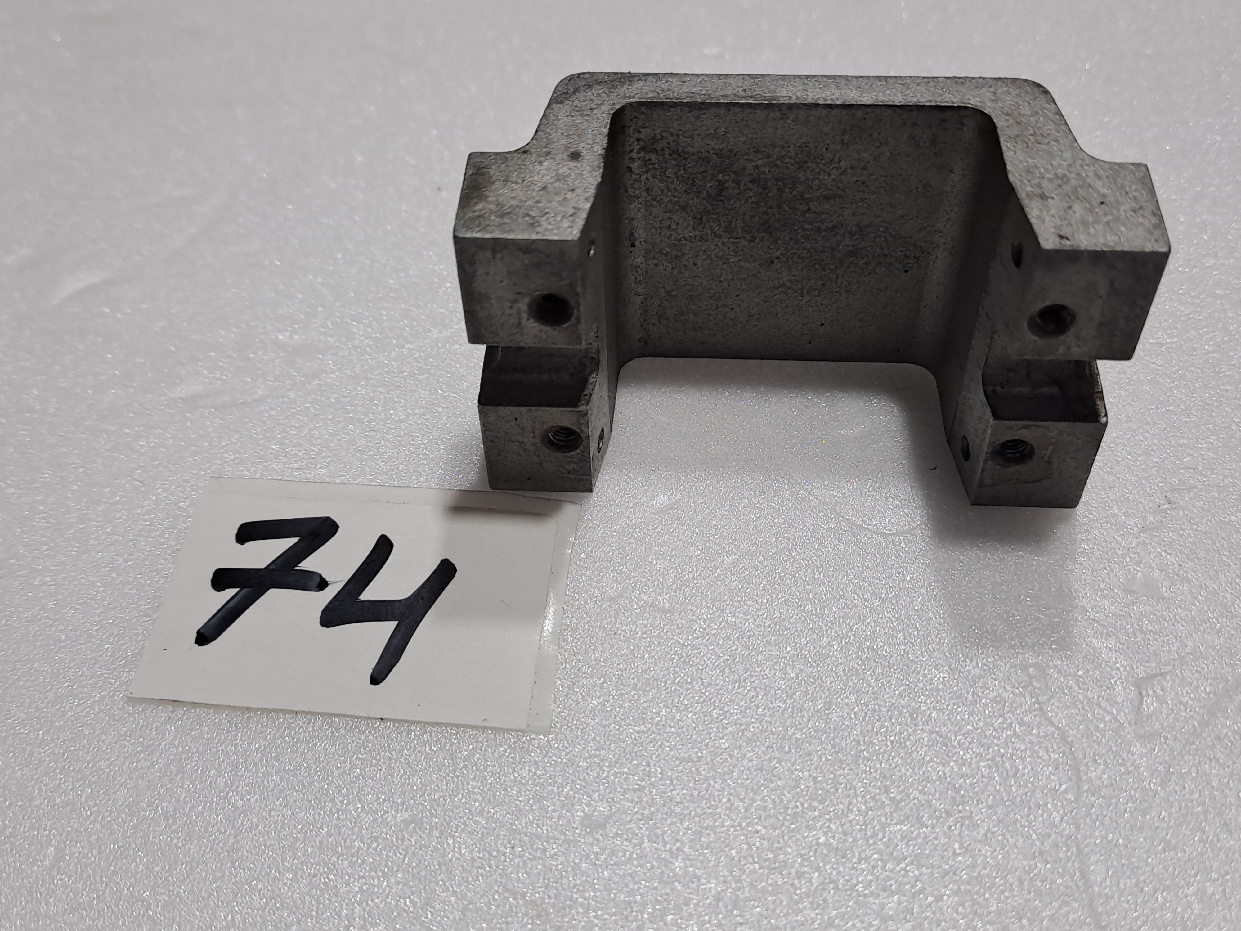 HIROBO SDX SWM   ENGINE MOUNT FOR 50 SIZE NITRO PART NO.-0412-307PRE OWNED QUALITY