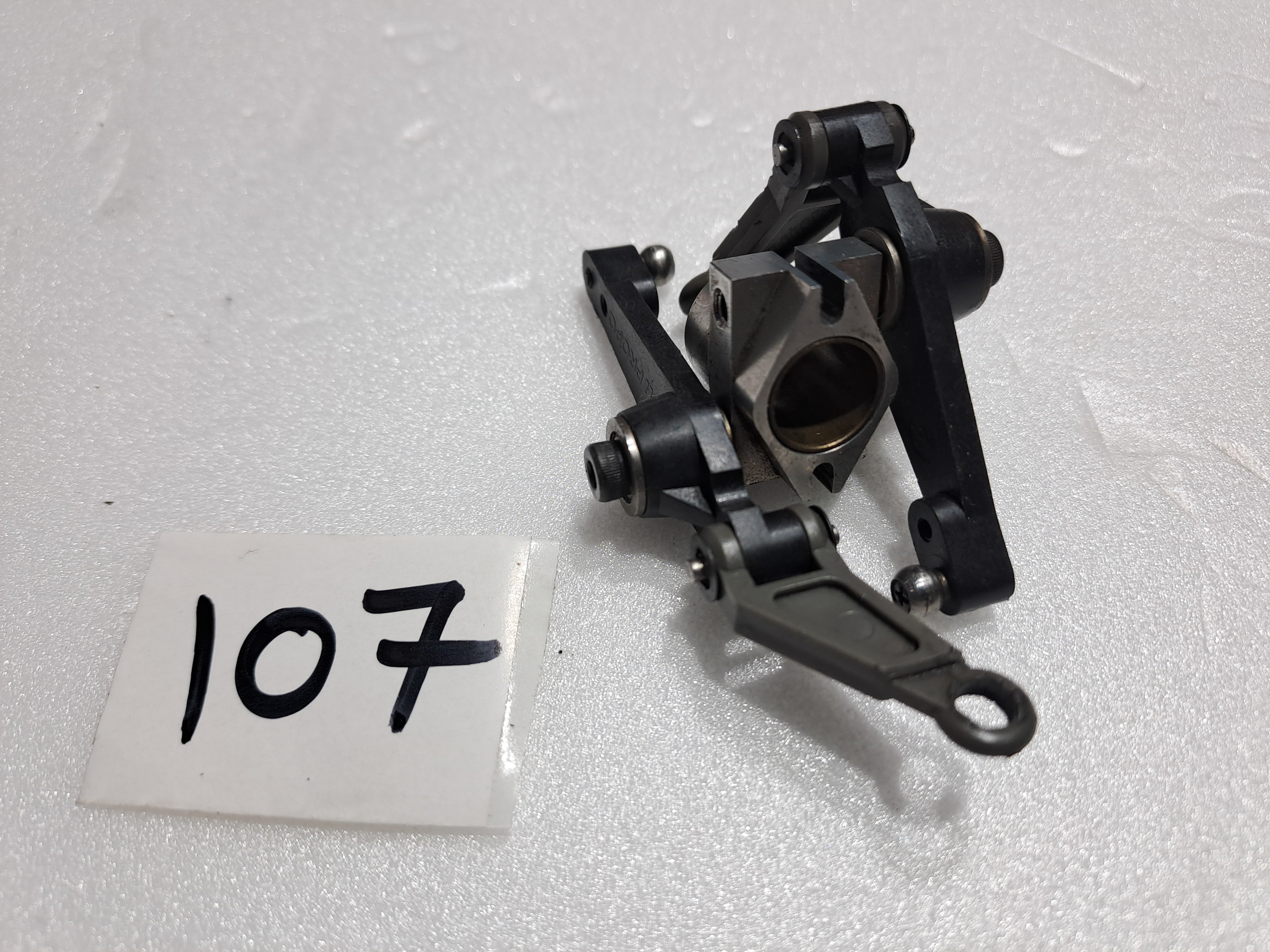 JR VIBE 50 NITRO HELICOPTER WASHOUT ARM SET W/BEARING PART NO. 996150/996148PRE OWNED QUALITY