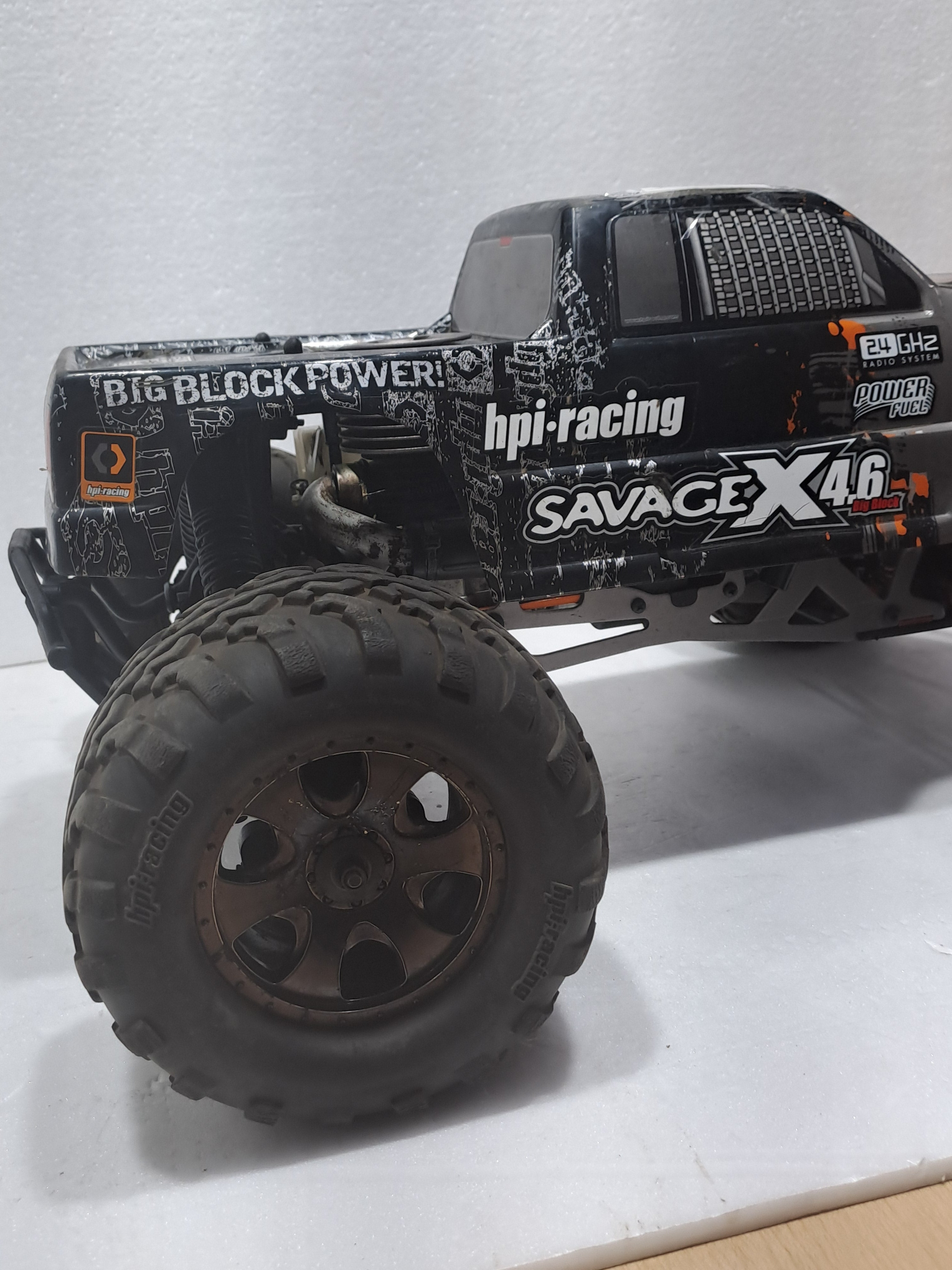 HPI SAVAGE X4.6 NITRO CAR 1/8 SCALE MULTI COLOUR QUALITY PRE OWNED-RTR