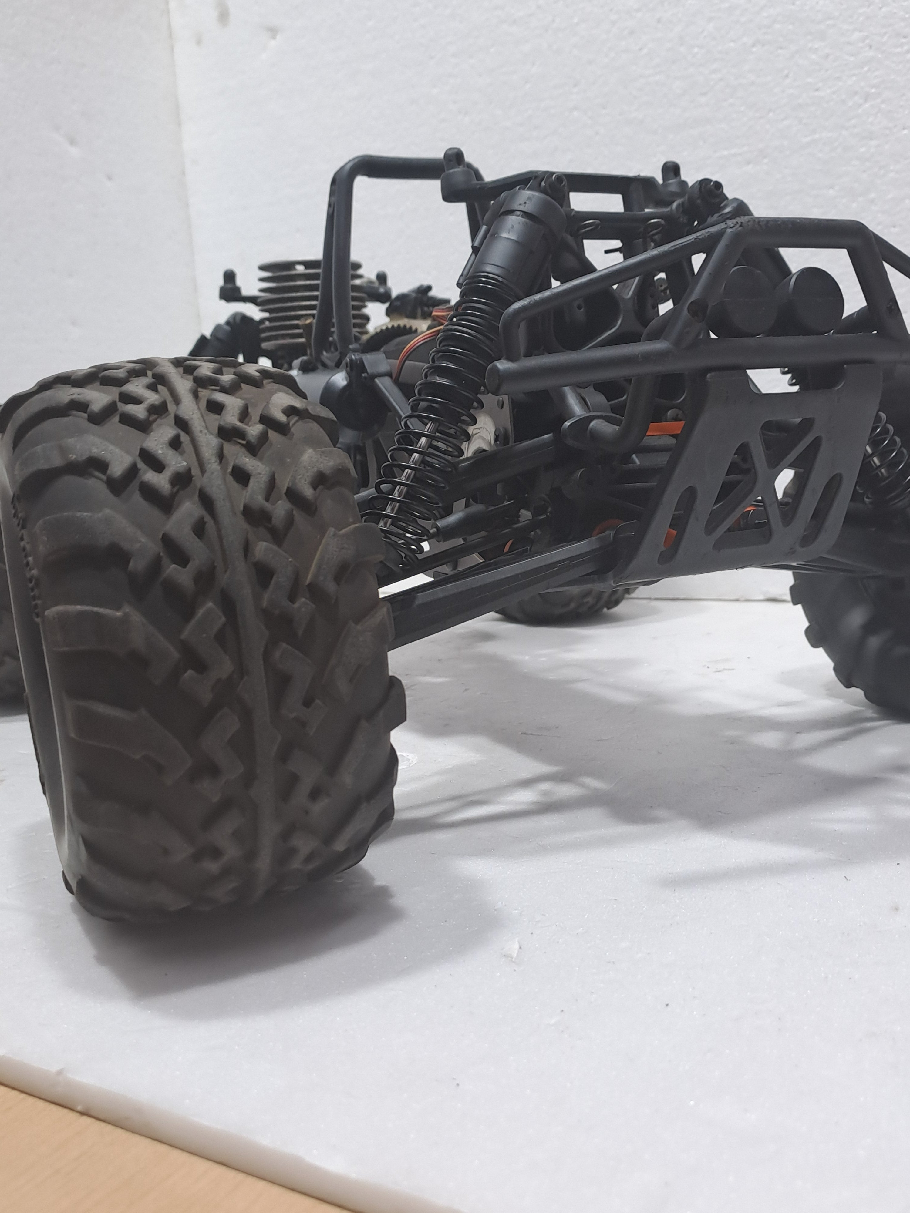 HPI SAVAGE X4.6 NITRO CAR 1/8 SCALE MULTI COLOUR QUALITY PRE OWNED-RTR