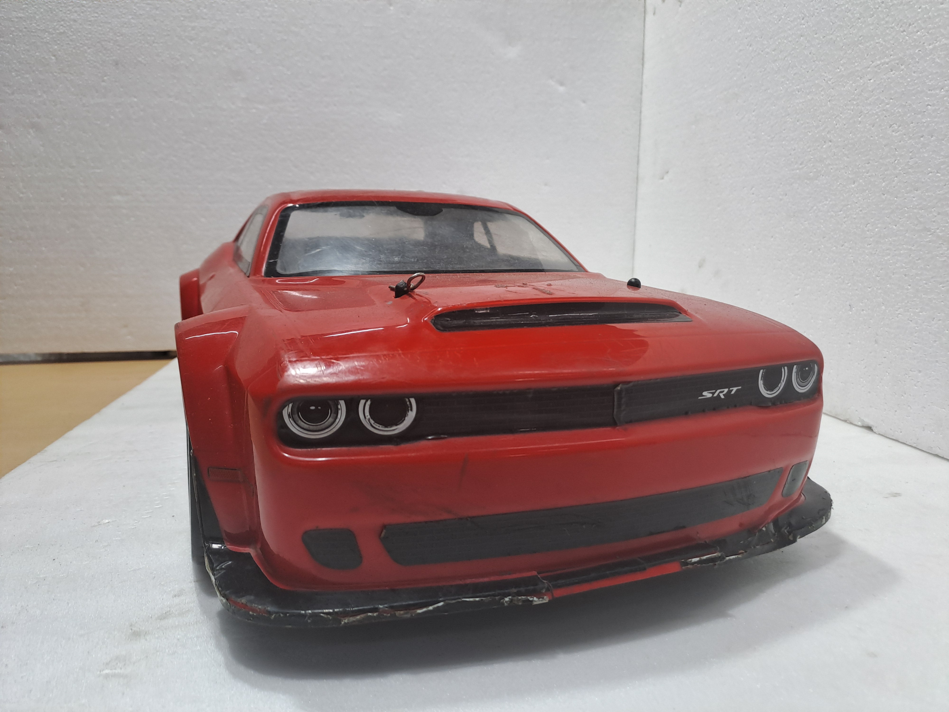 KYOSHO INFERNO GT2VE DODGE CHALLANGER 1/8 SCALE RED QUALITY PRE OWNED