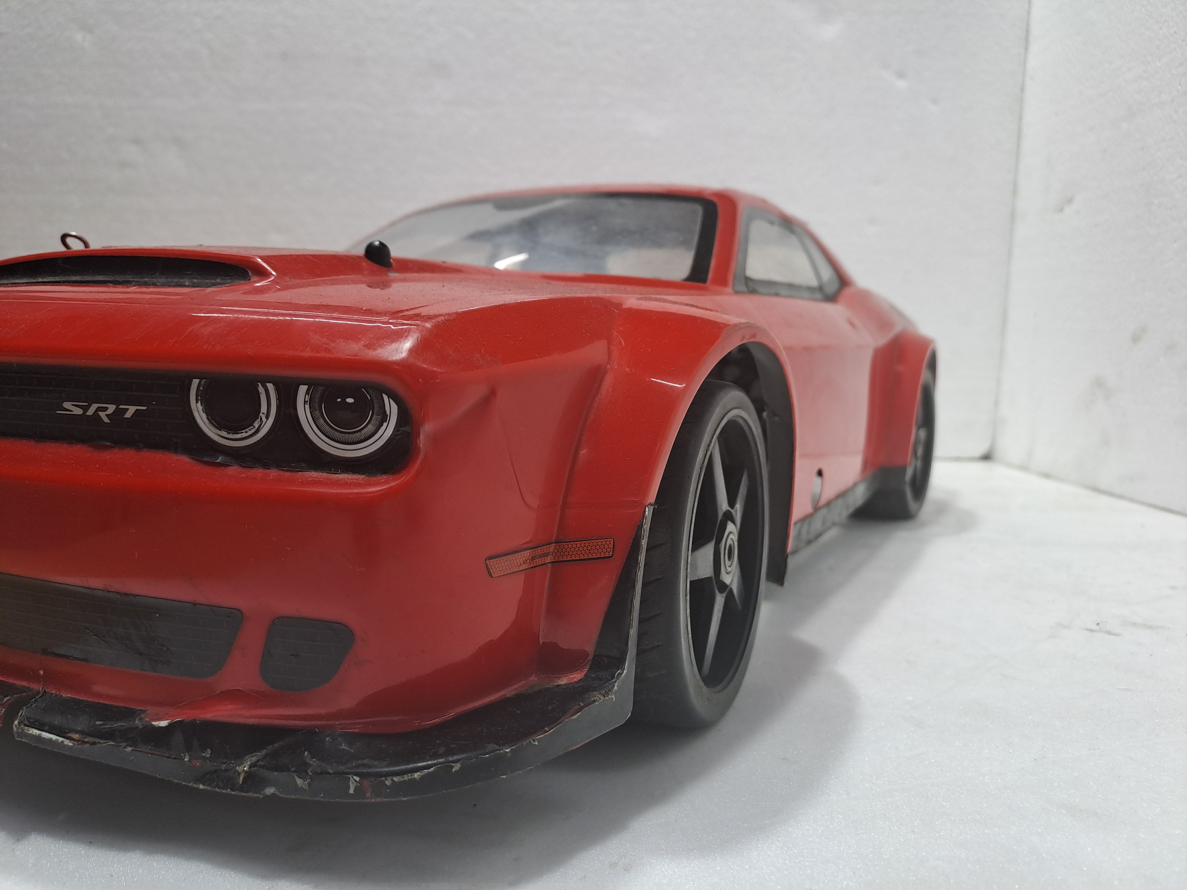 KYOSHO INFERNO GT2VE DODGE CHALLANGER 1/8 SCALE RED QUALITY PRE OWNED