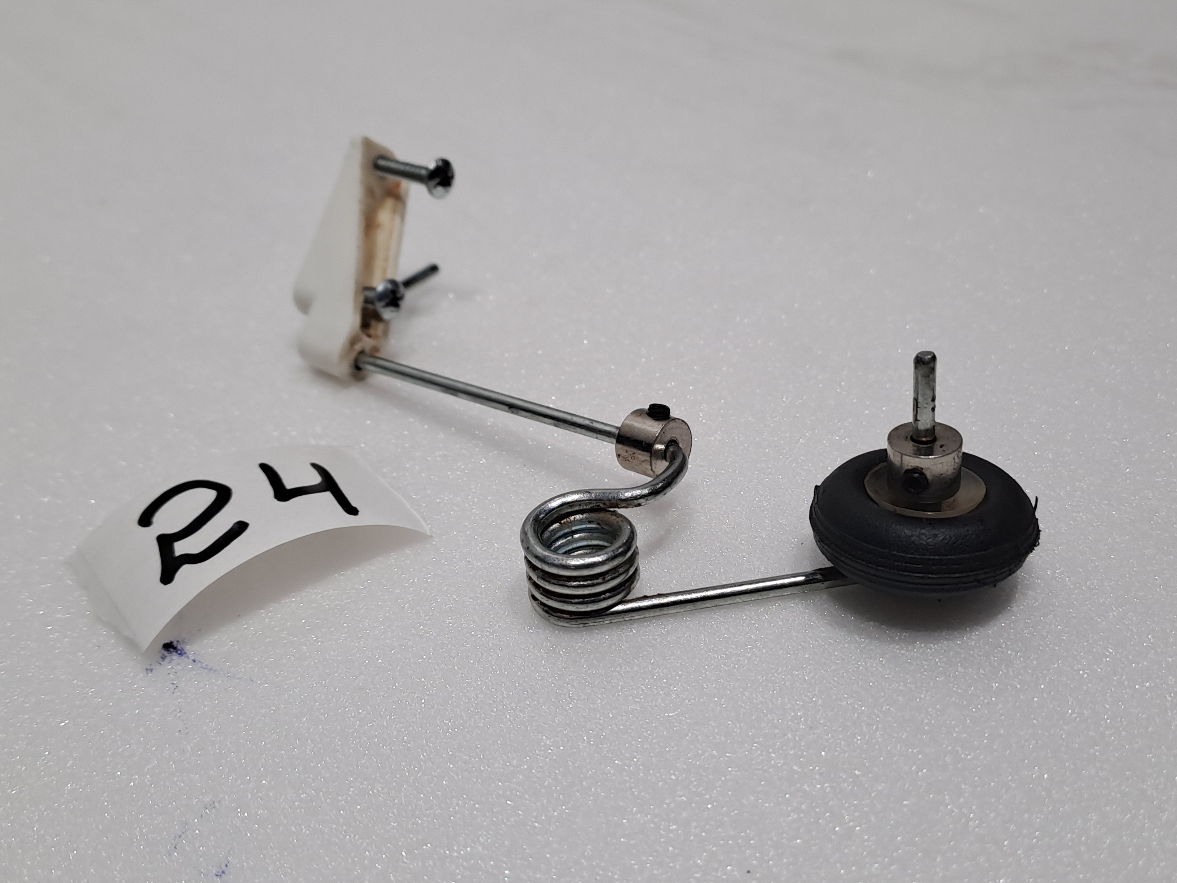AIRPLANE TAIL LANDING GEAR SET QUALITY PRE OWNED