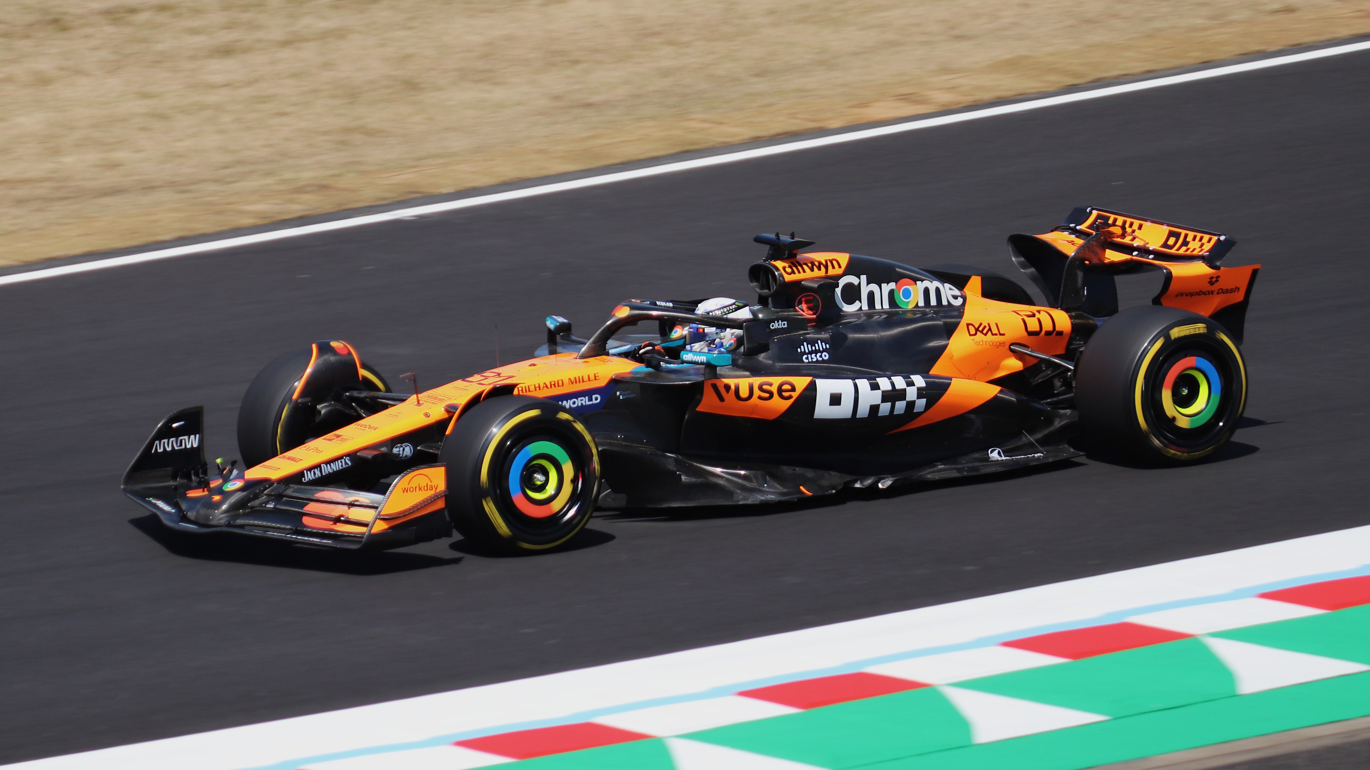 BBURAGO 18-38248P MCLAREN MCL39 AUSTRALIA GP-OSCAR PIASTRI DIECAST MODEL