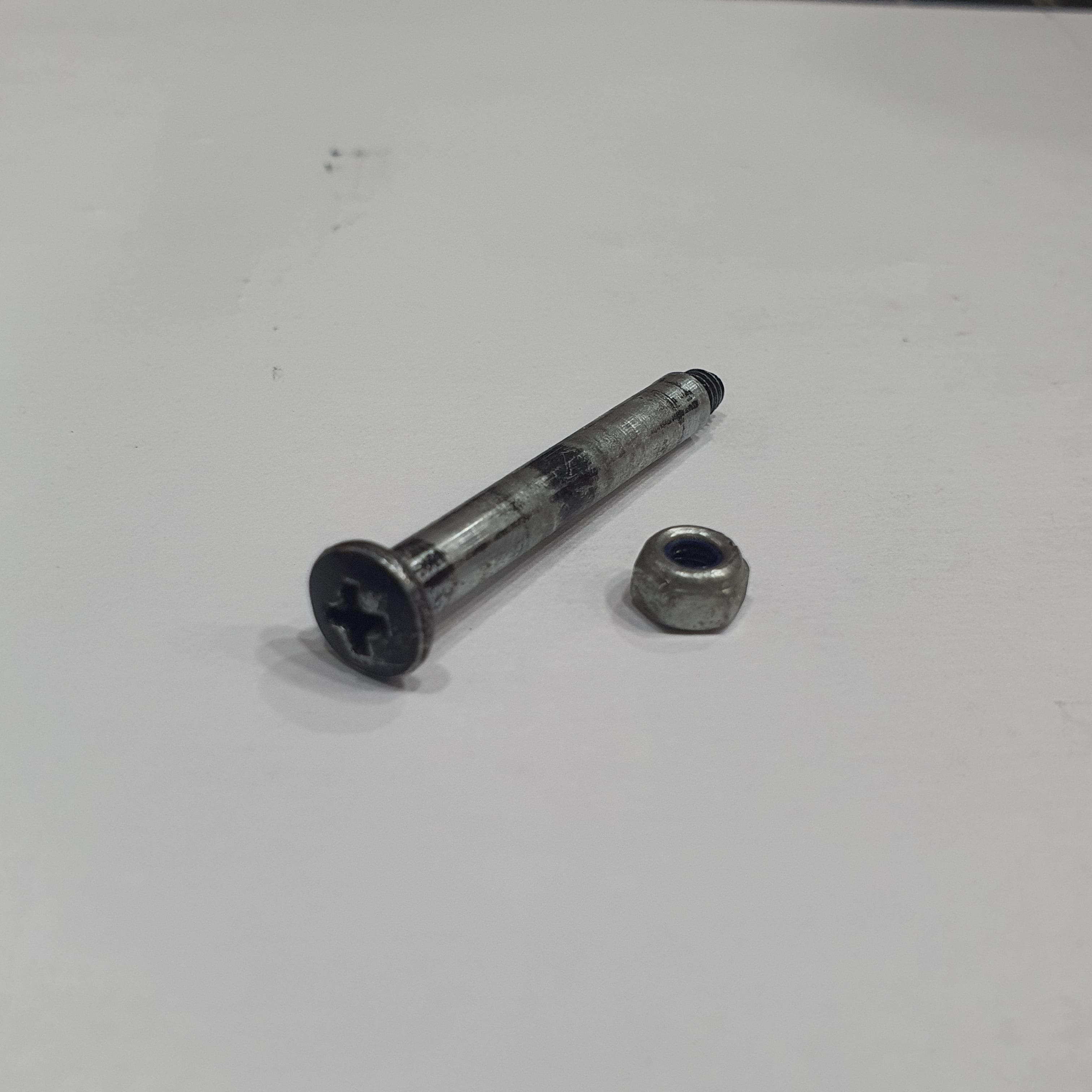 HUINA 1580 SPARE PART BOLT & NUT 42MMX5MM