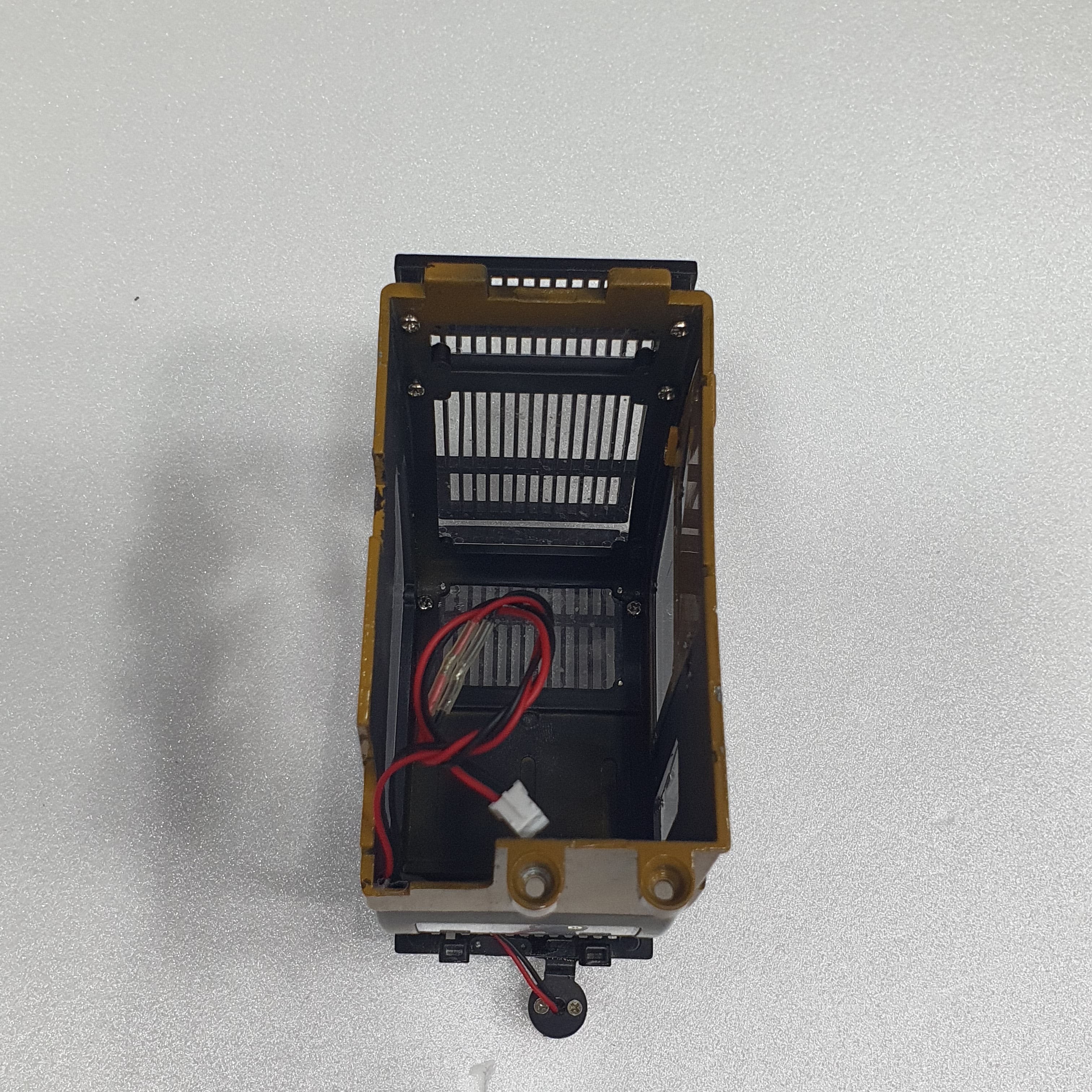 HUINA 1580 SPARE PART DRIVER SEAT CABINET
