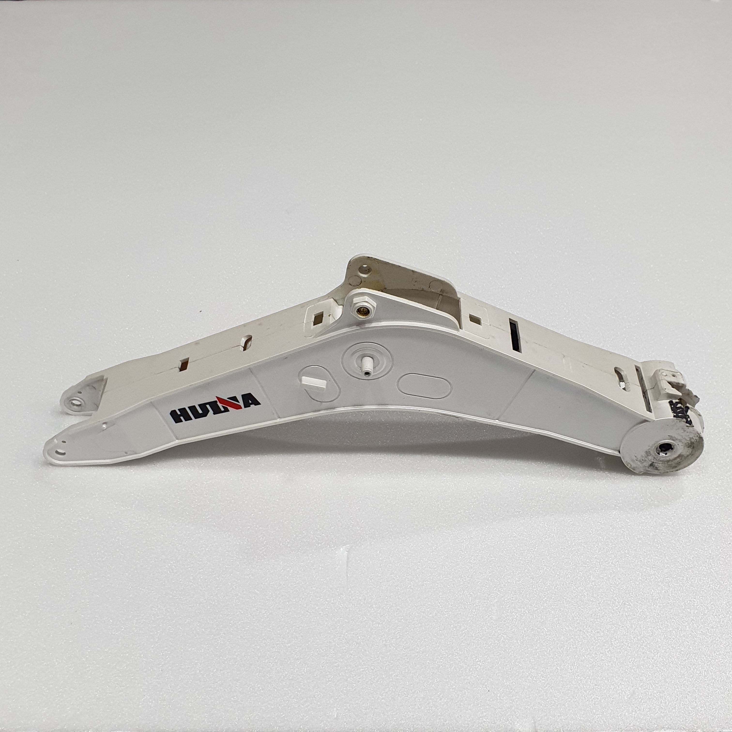 HUINA 1594 SPARE PART MAIN BOOM (DAMAGED)