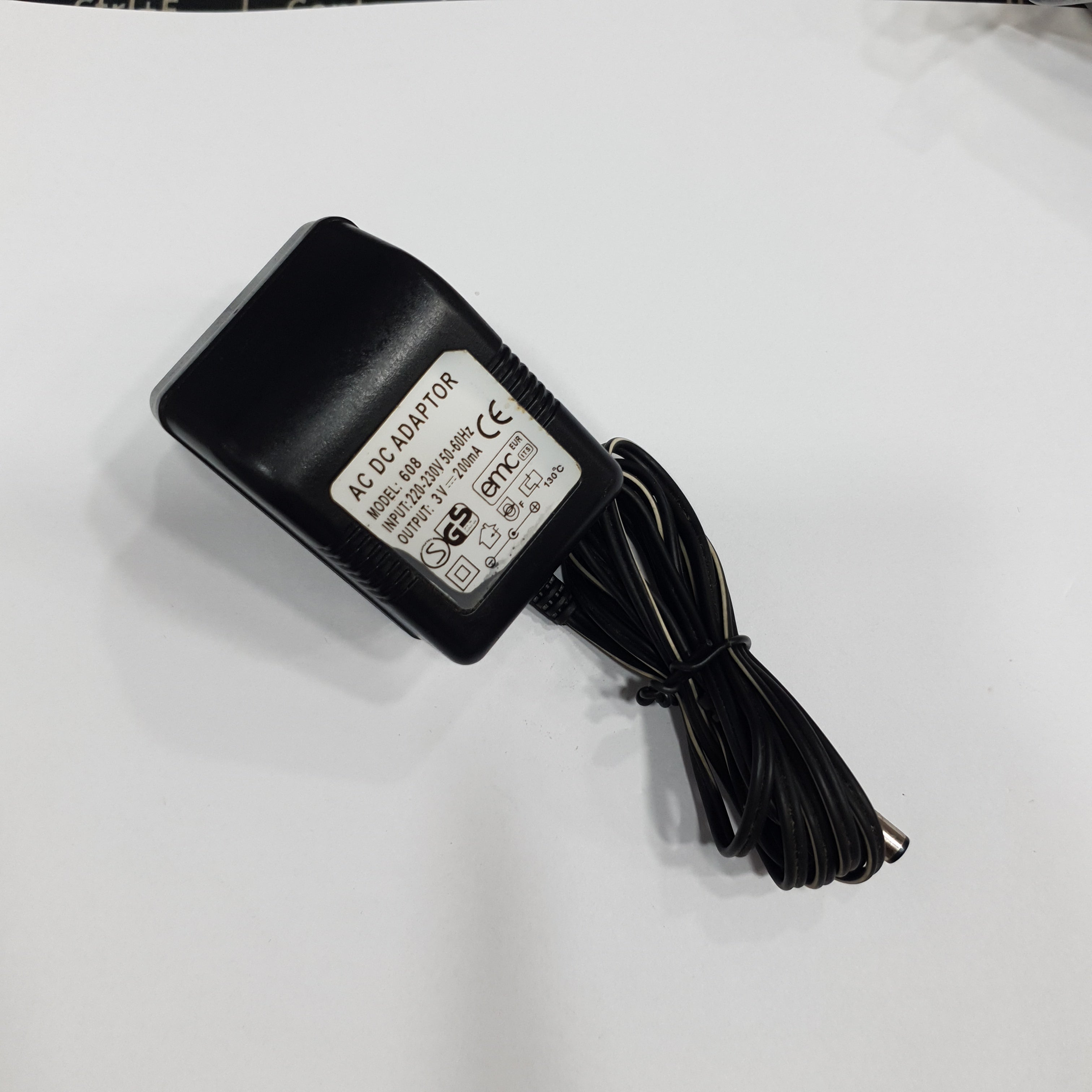 AC-DC ADAPTOR (MODEL 608) AC INPUT:220-230V DC OUTPUT:3V 200MA WITH 5.5MM X 2.5MM BARREL PIN
