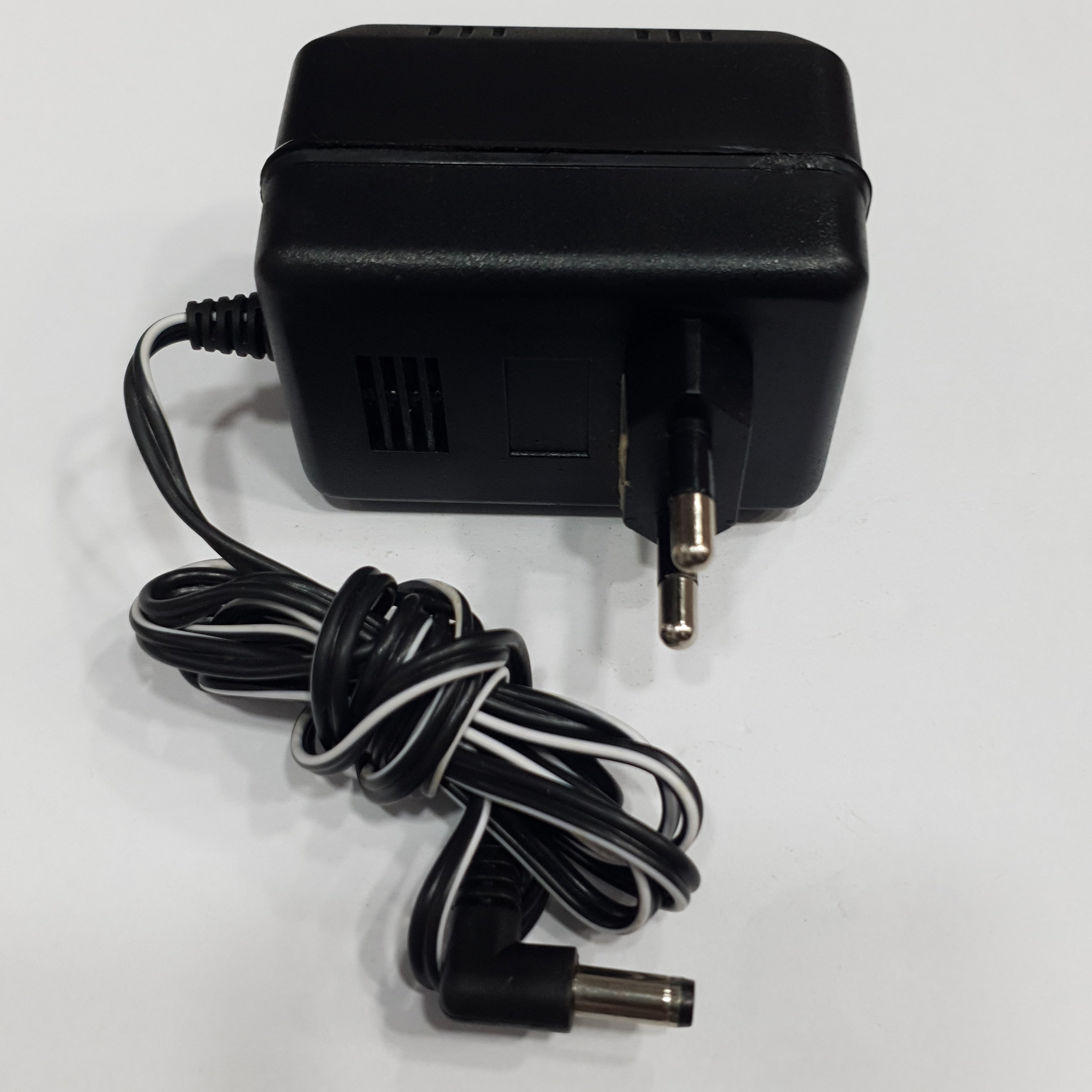 BRITELITE ADAPTOR AC INPUT: 230V; DC OUTPUT: 6.8V 500MA; WITH 5.5MM X 2.5MM BARREL PIN