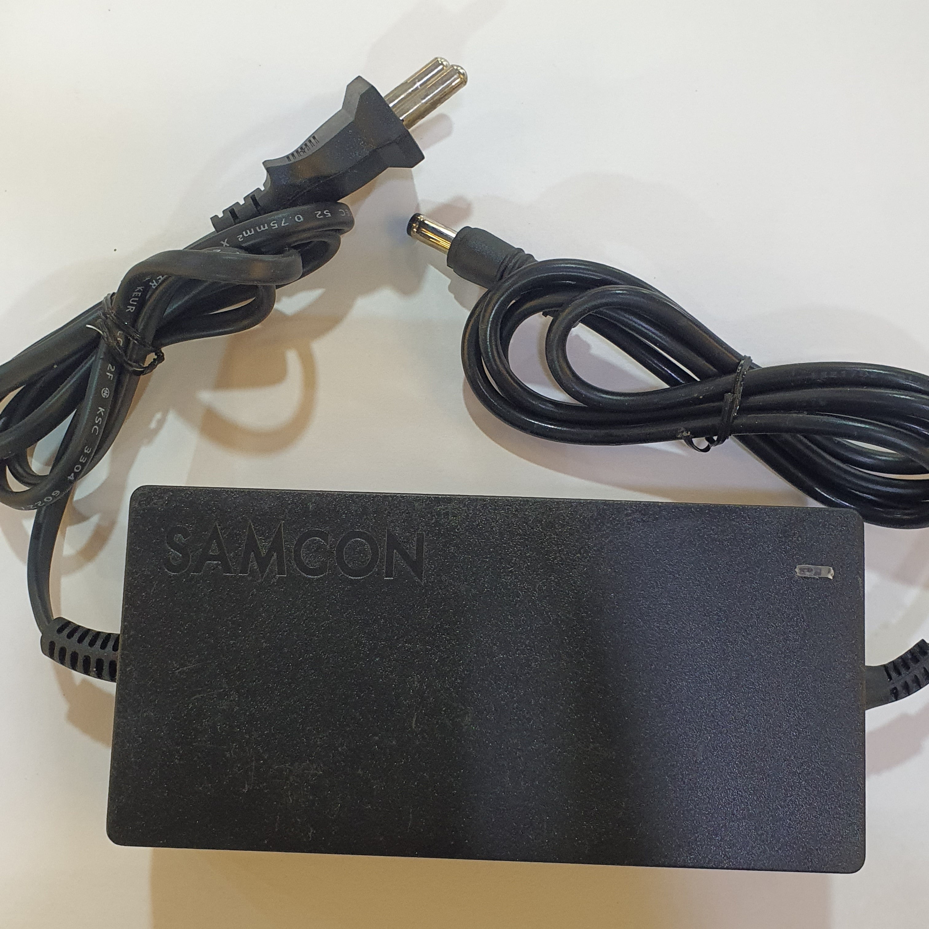SAMCON POWER ADAPTOR 60W 12V 5A SLIM SERIES Compatible For LCD/LED/TV  MAIN LEAD 5.5MM X 2.5MM