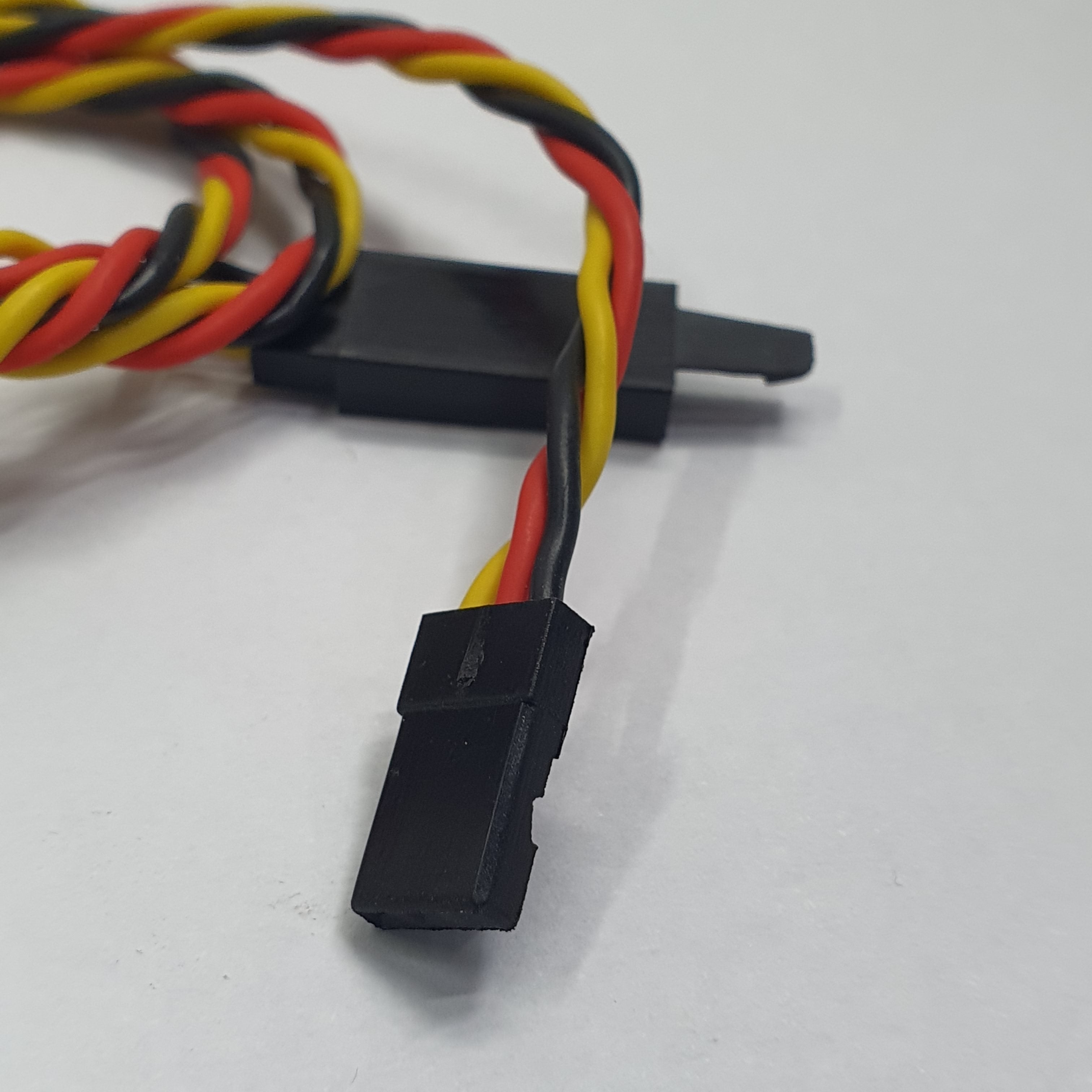 TWISTED 18/45CM 22AWG SERVO LEAD (JR) EXTENTION CABLE WITH HOOK