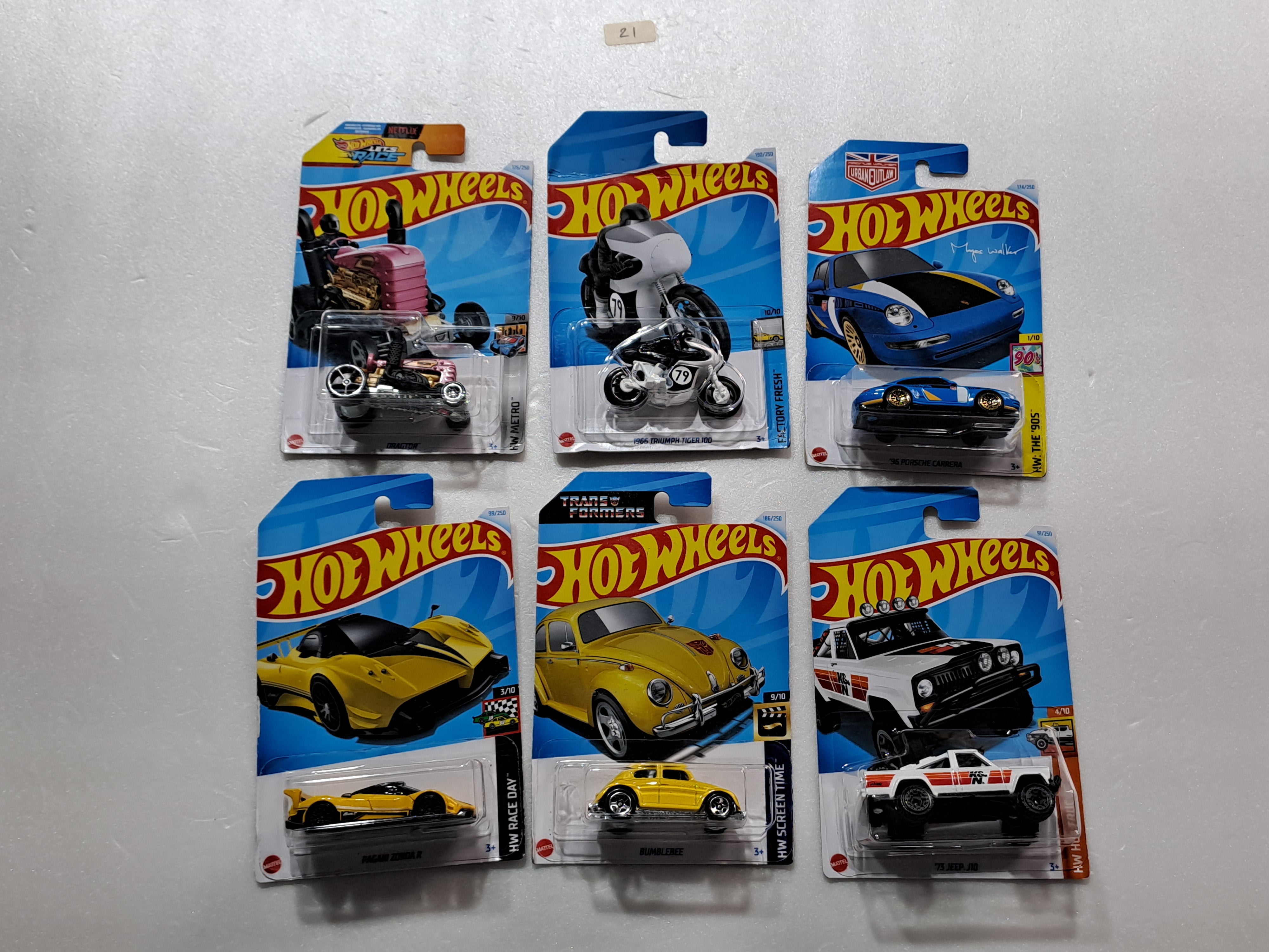 HOT WHEELS - CASE M- BASIC CAR ASSORTED (PACK OF 6 )-DIECAST