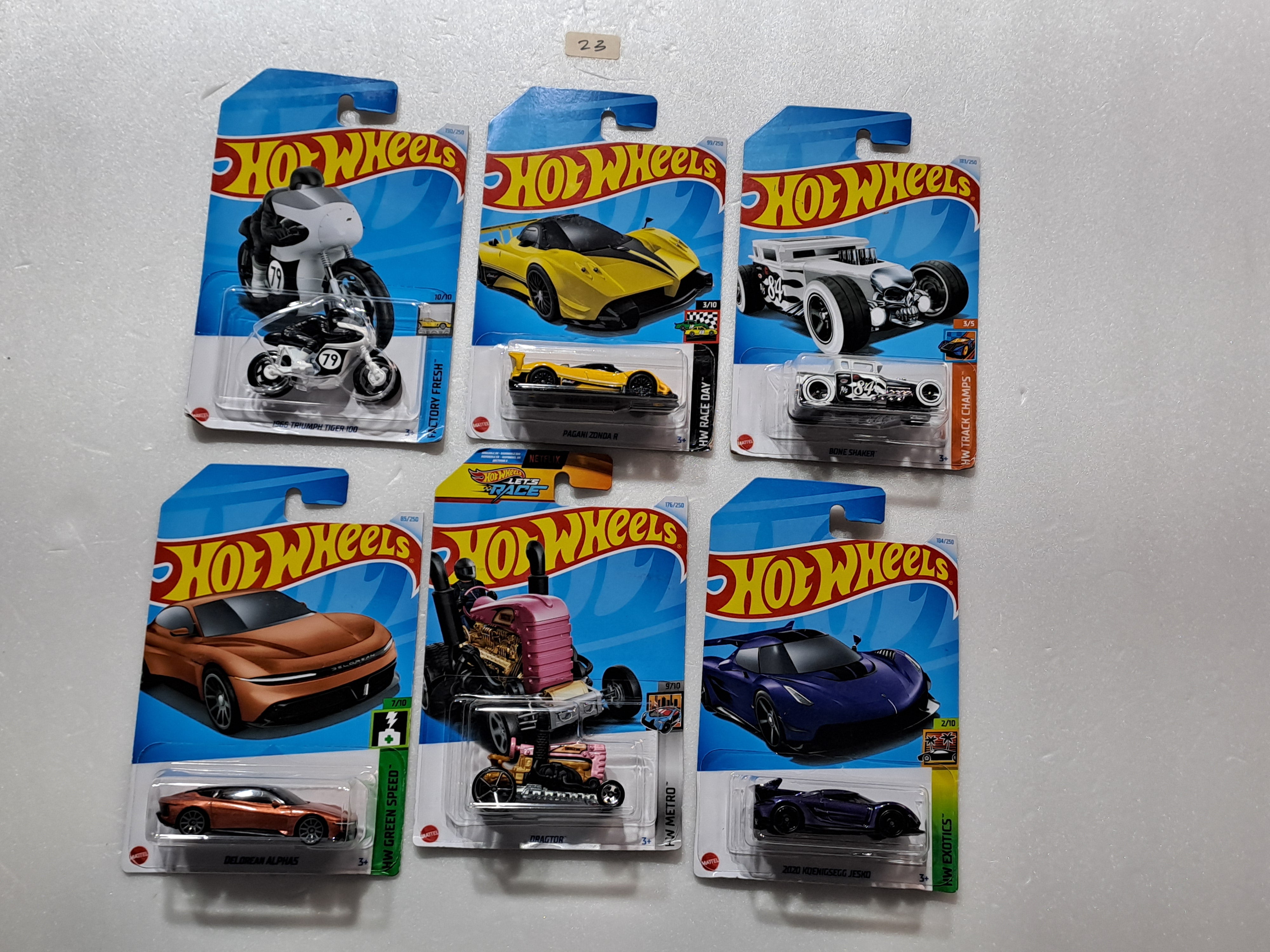 HOT WHEELS - CASE M- BASIC CAR ASSORTED (PACK OF 6 )-DIECAST