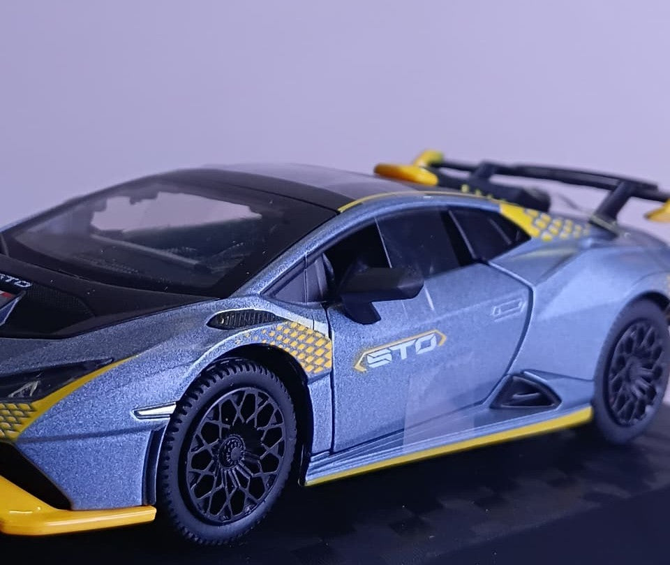 CCA LAMBORGHINI HURACAN STO 1:32 DIECAST MODEL 88716A GRAY