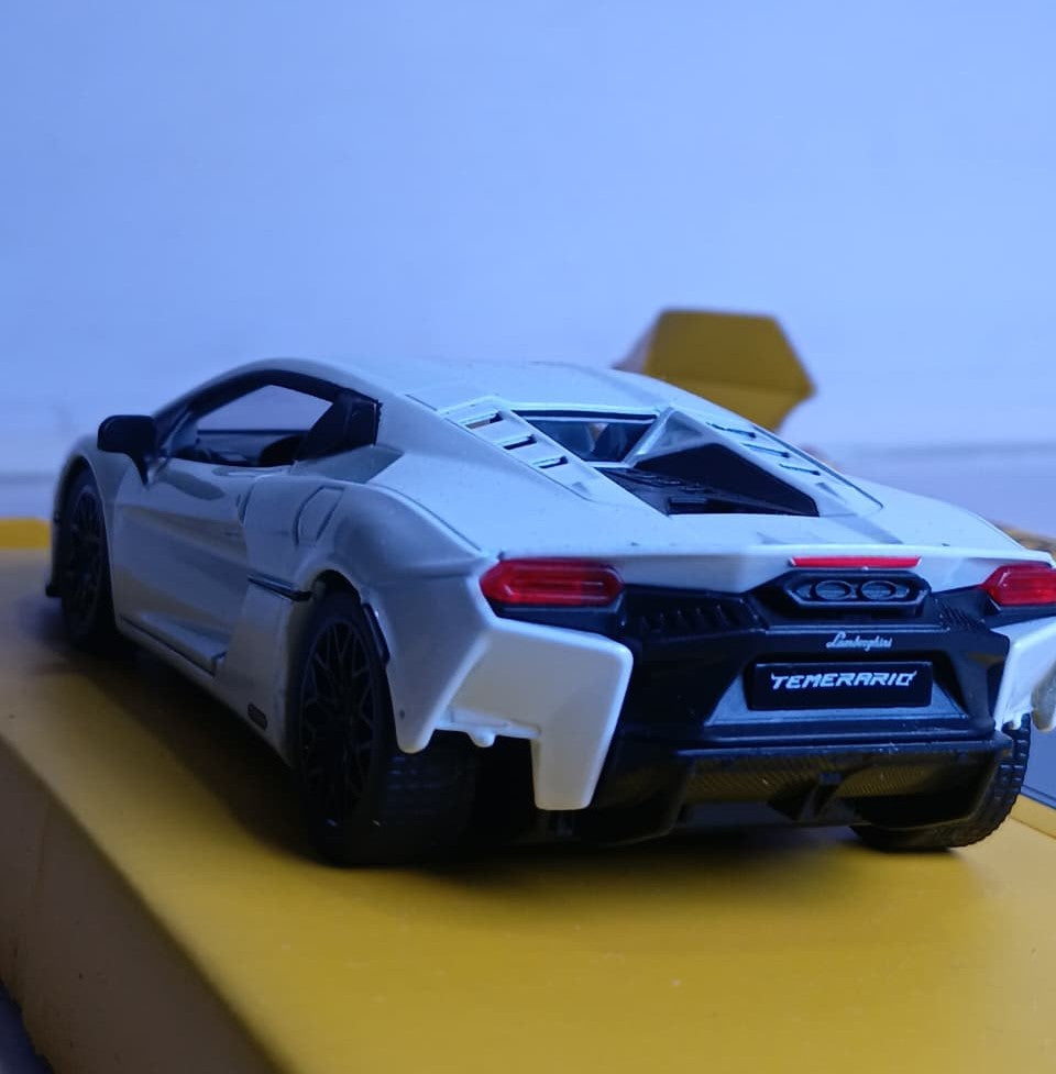 CCA LAMBORGHINI TEMERARIO 1:32 DIECAST MODEL 881754 WHITE