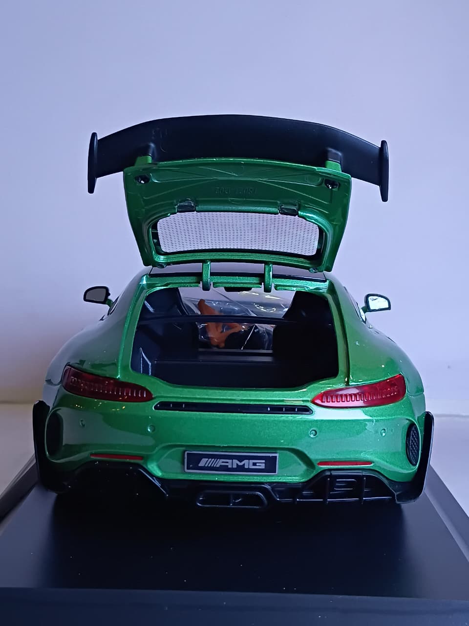 1:18 ALLOY CAR K1-03-A AMG ALLOY CAR DIE-CAST MODEL GREEN
