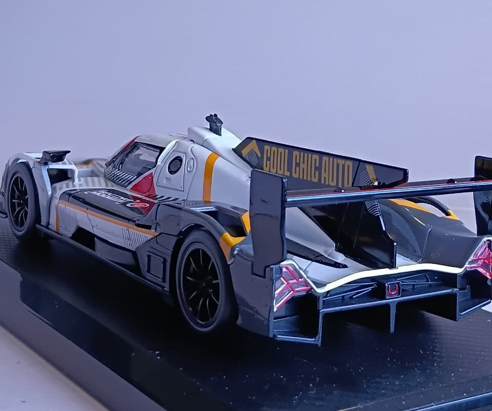 CCA BMW M HYBRID V8 1/24 SCALE 68285K WHITE & YELLOW