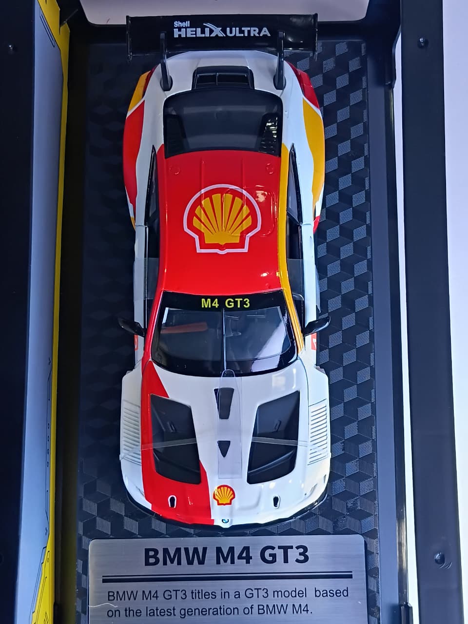 CCA BMW M4 GT3 1:24 DIECAST MODEL 862277E WHITE RED