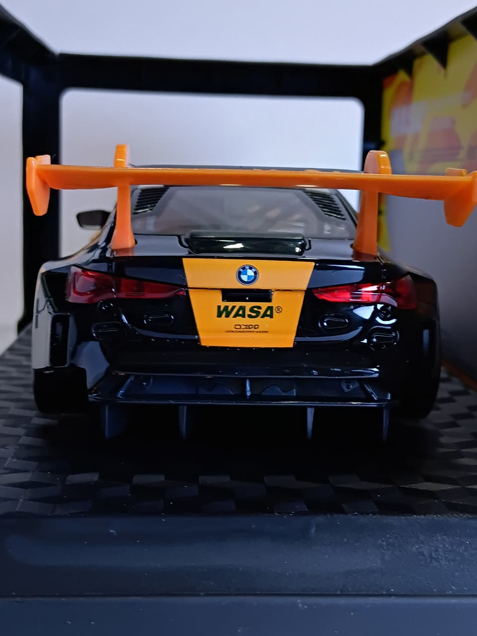 CCA BMW M4 GT3 1/24 SCALE BLACK & ORANGE 68296K