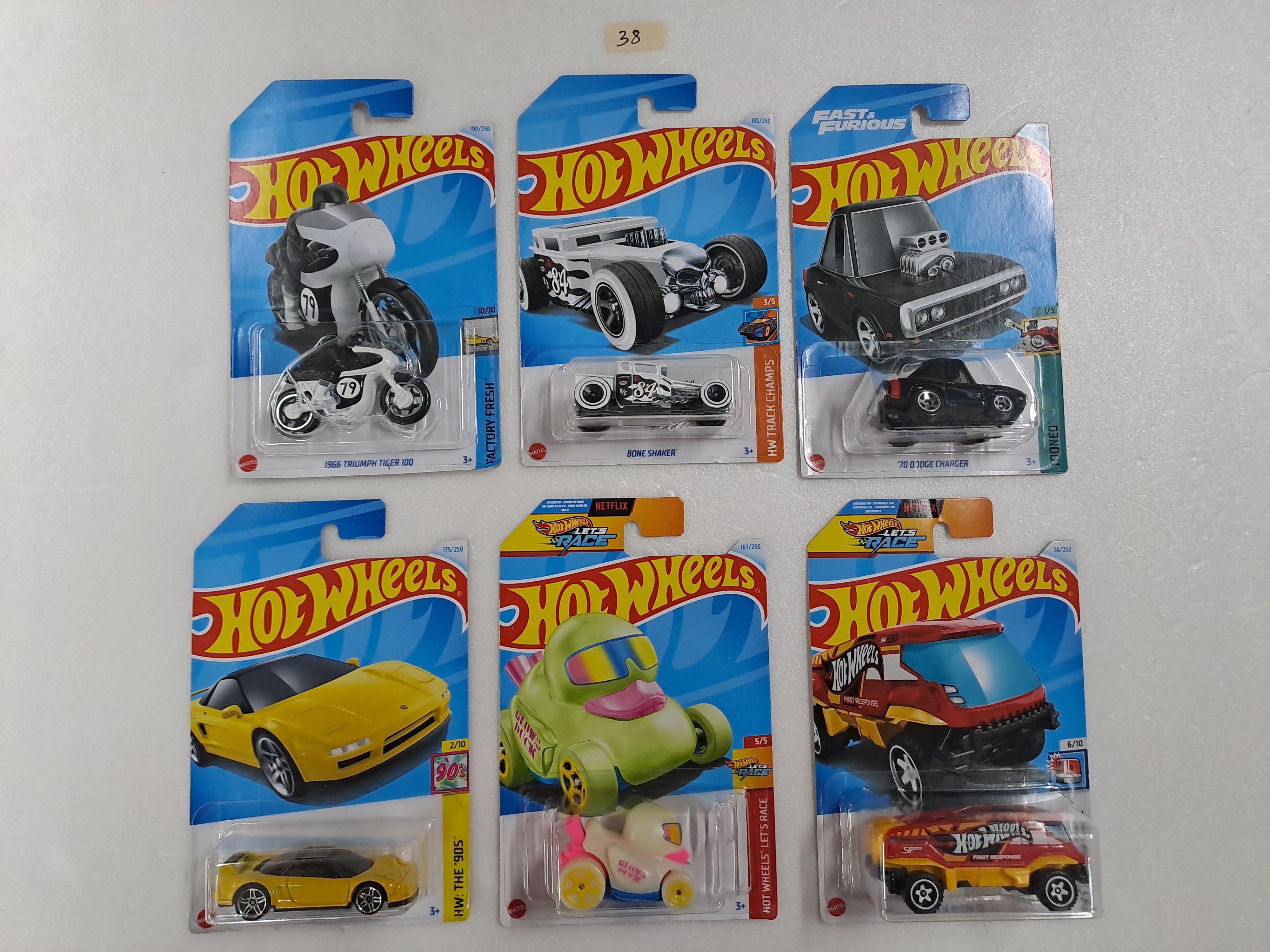 HOT WHEELS - CASE M- BASIC CAR ASSORTED (PACK OF 6 )-DIECAST