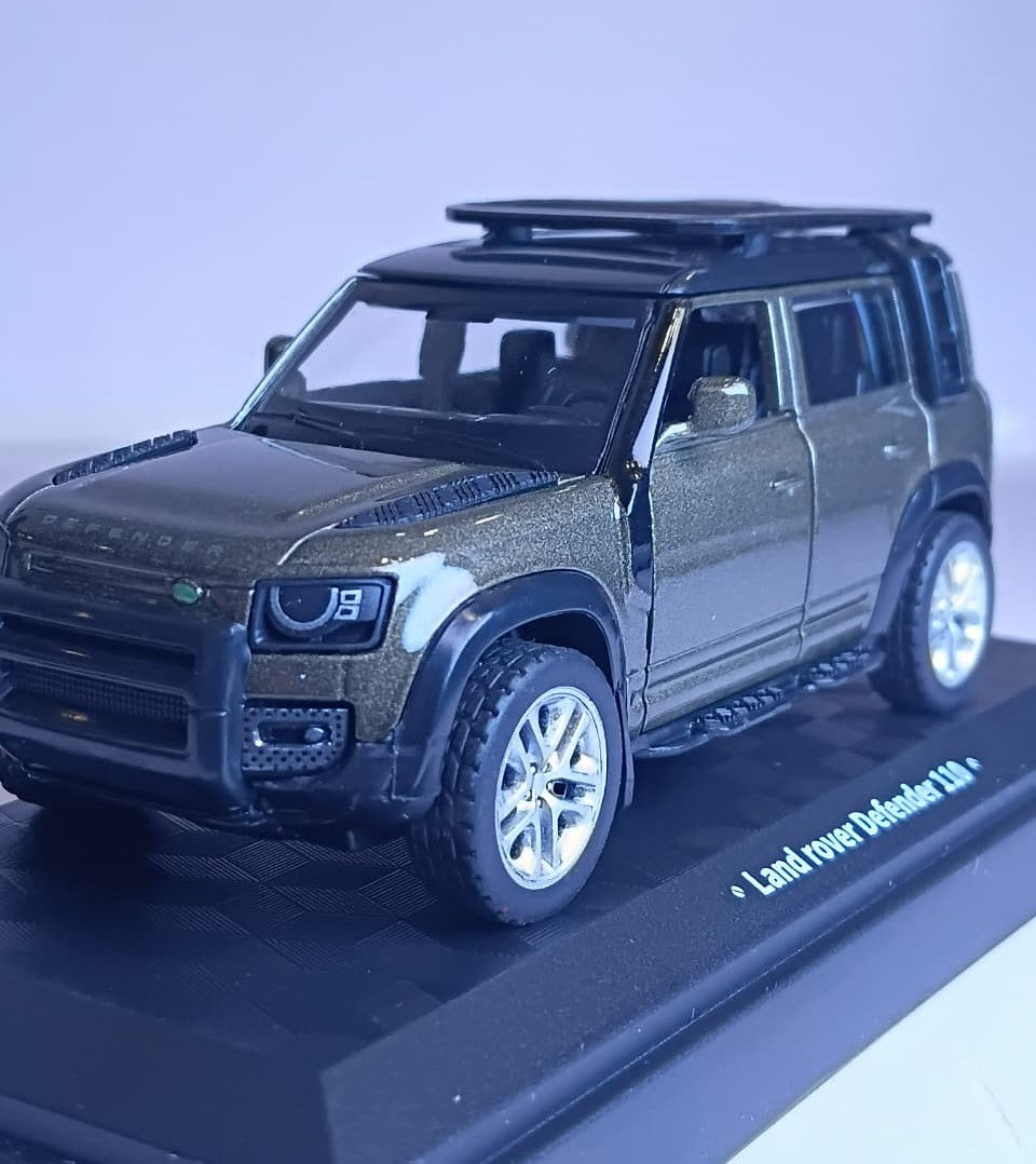 CCA 1:43 LAND ROVER DEFENDER 110 DIECAST MODEL 67102A CAR GREEN