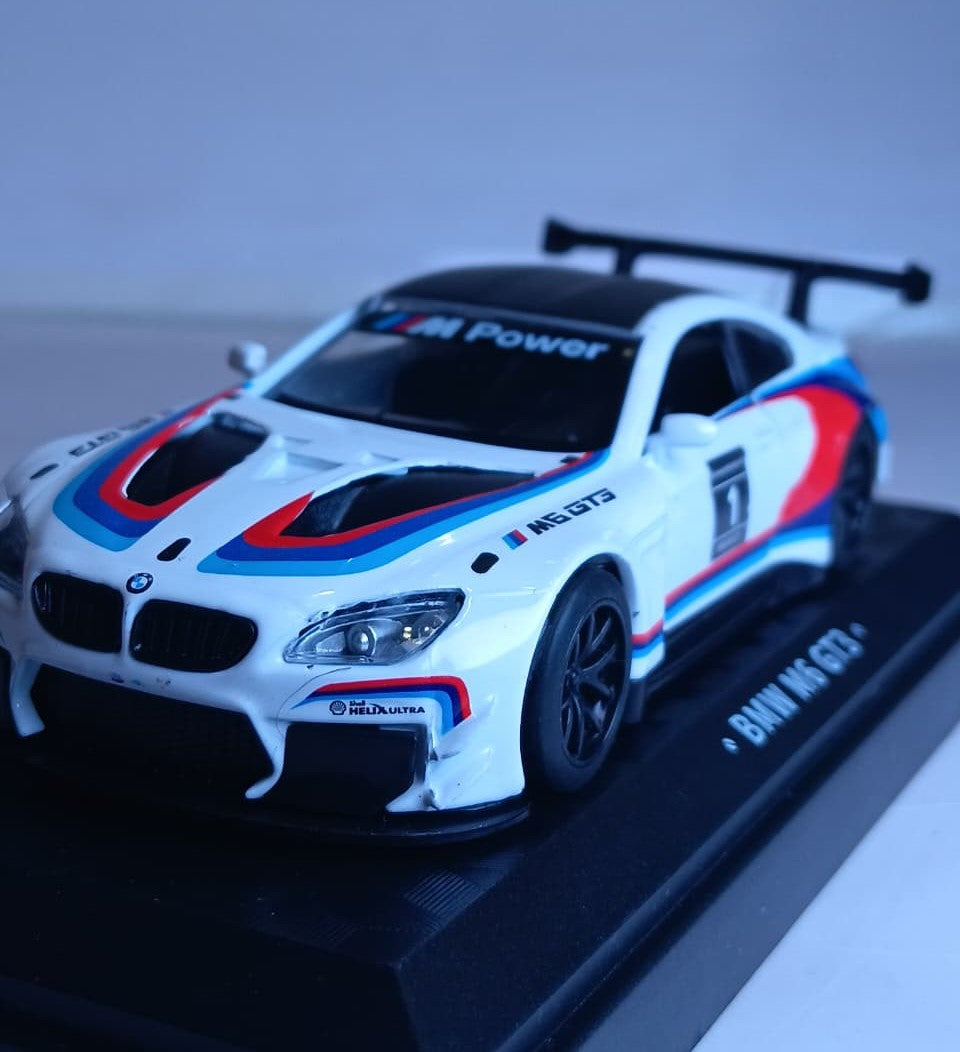 CCA 1:44 BMW M6 GT3 DIECAST MODEL 67081A CAR WHITE