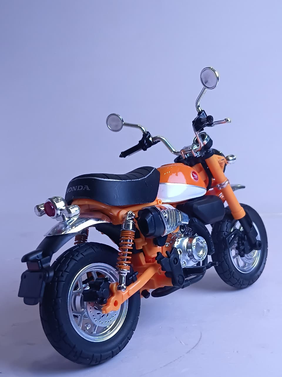 F3 HONDA MONKEY 125 1:12 MODEL M12-20A COLOUR ORANGA / BLACK