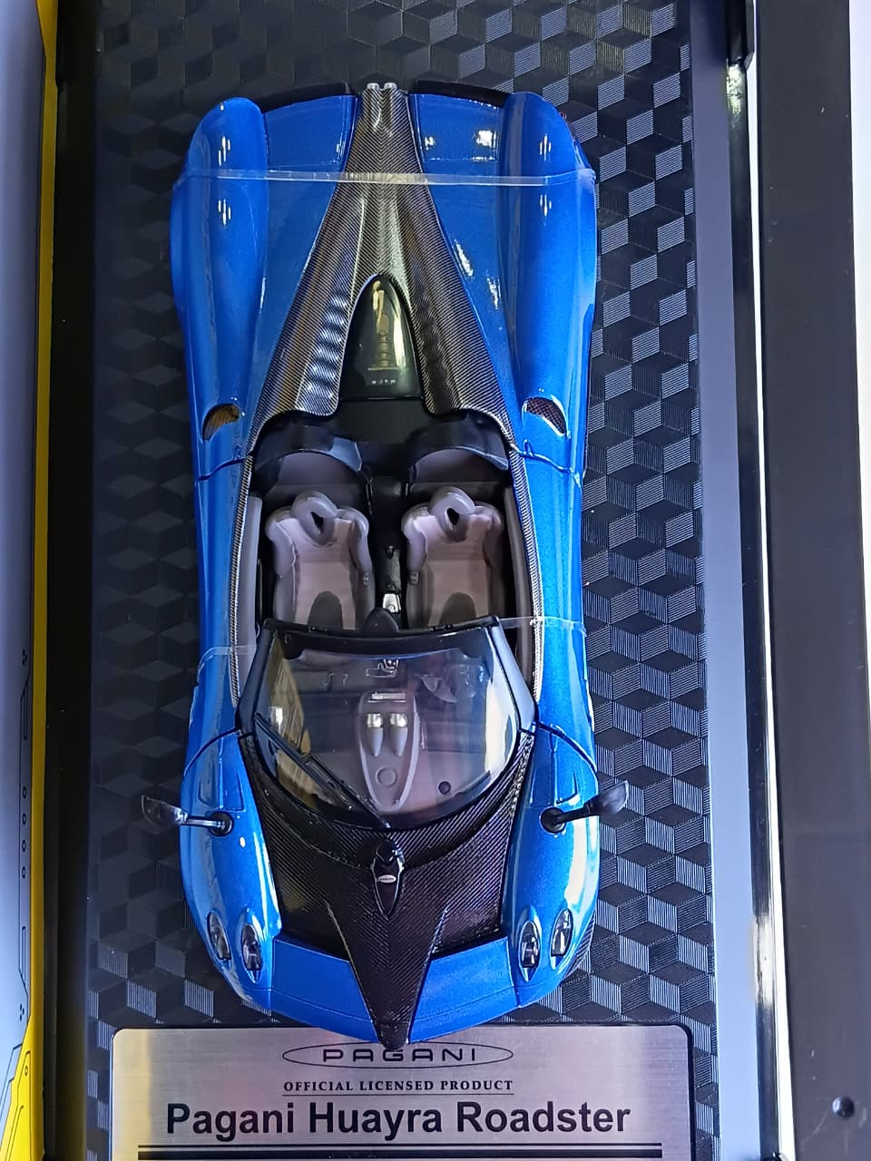 CCA PAGANI HUAYRA ROADSTER BLUE 1/24 SCALE 68264K