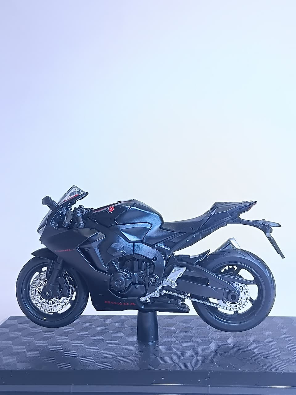 F3 HONDA CBR 1000RR M18-2B 1:18 HONDA DIE-CAST BIKE MODEL BLACK