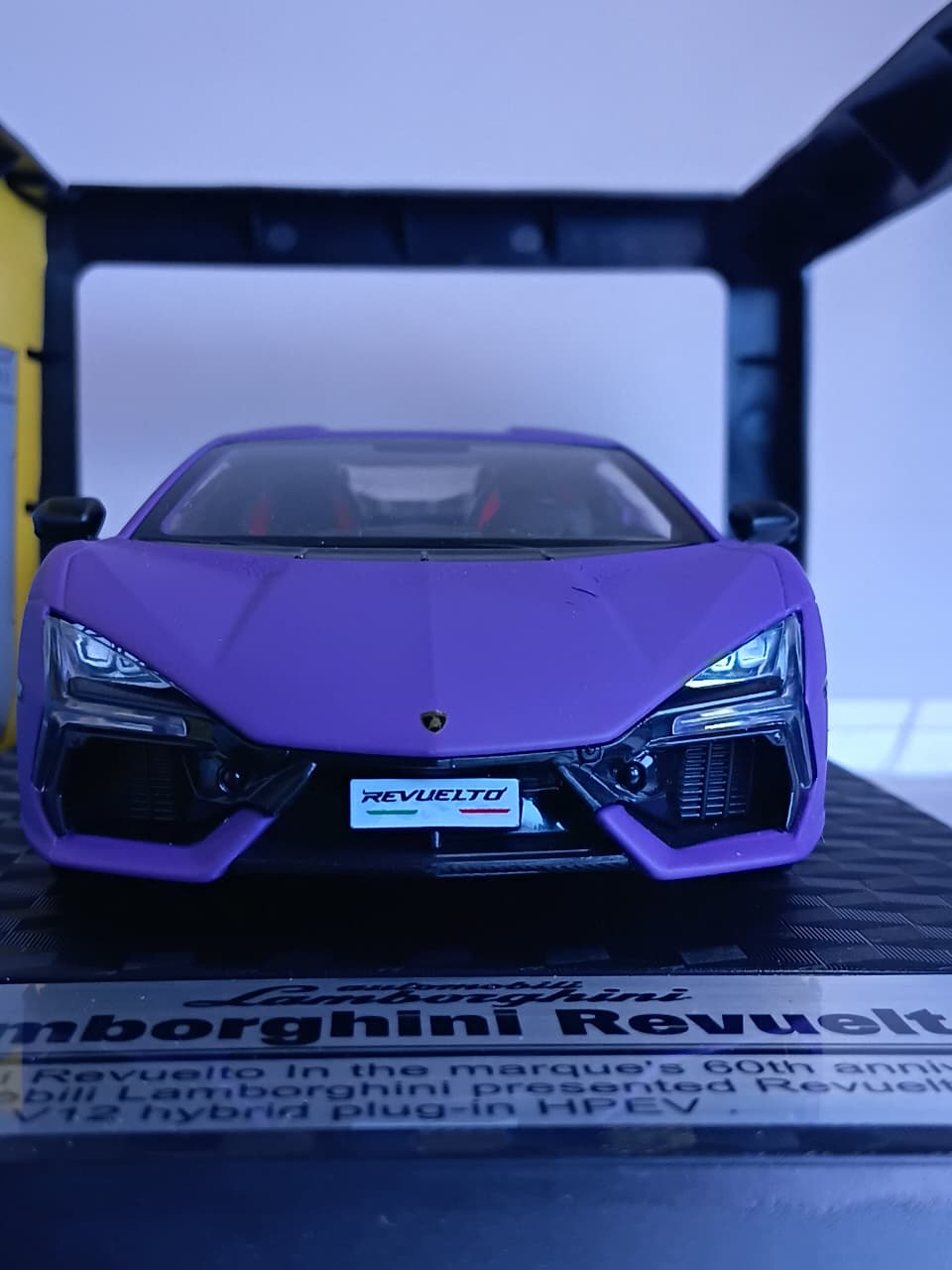 CCA LAMBORGHINI REVUELTO 1:24 DIECAST SCALE MODEL 68272K PURPLE