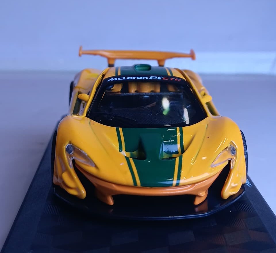 CCA 1:40 MCLAREN P1 GTR DIECAST MODEL 67062A CAR YELLOW